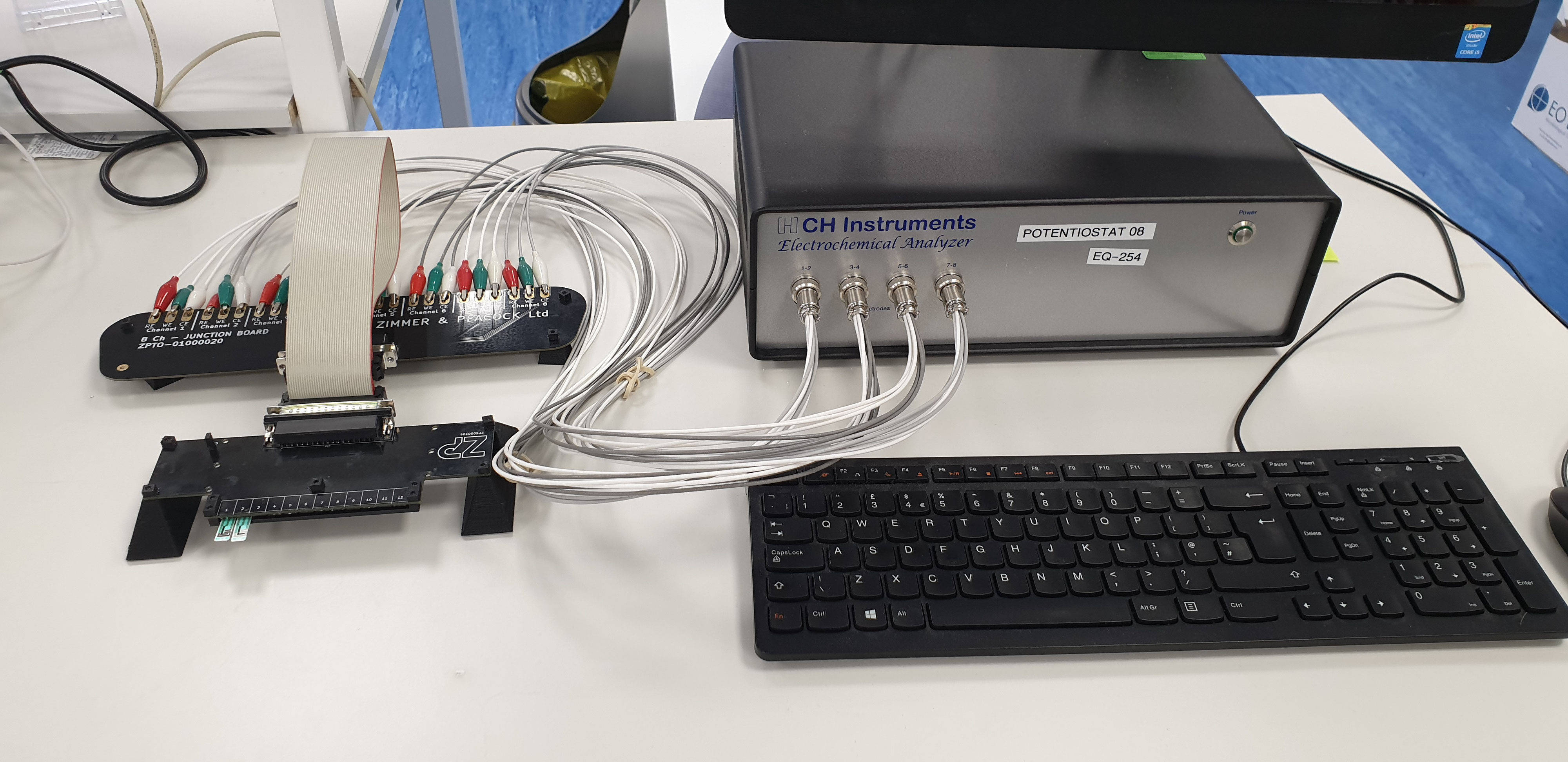 SquaryFi - LCD 1.54'' 240x240px - 65K RGB - ESP-12E - SB