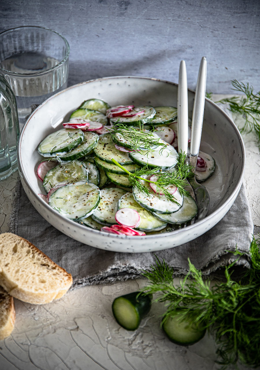 Schneller Gurkensalat mit Radieschen - Die Küchenlounge
