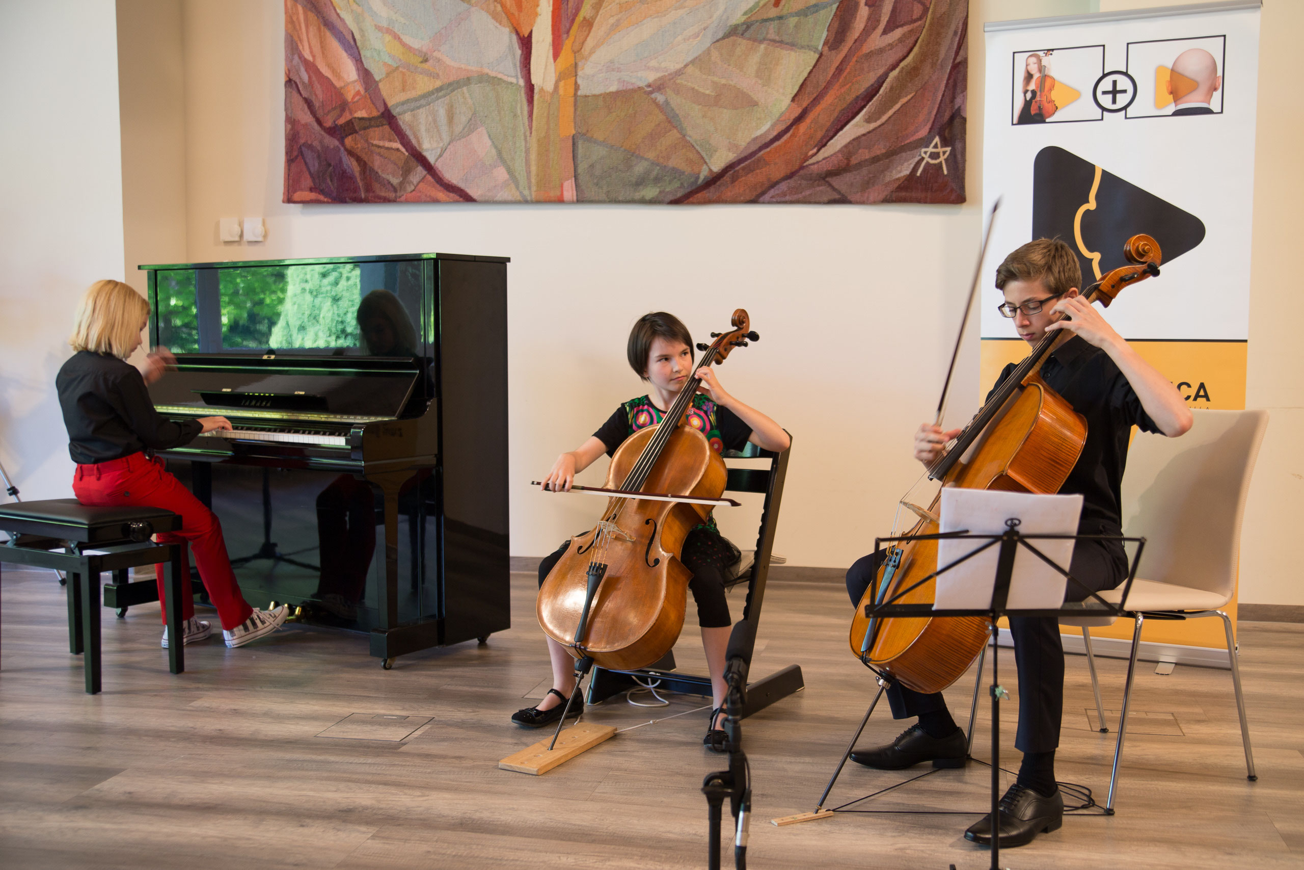Mit Benedek Dolfin und Elias Keller bei Promusica ...