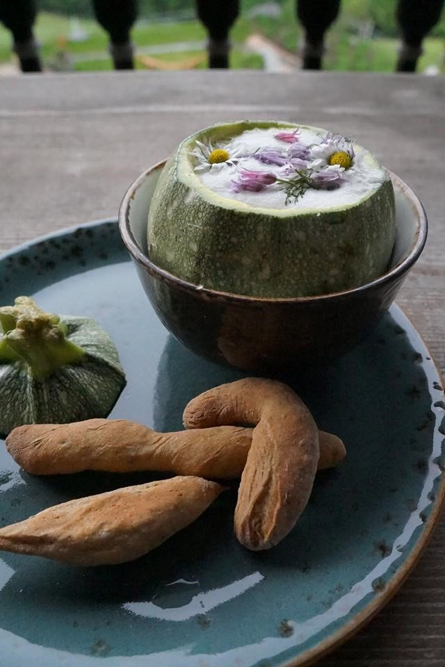 Schnelles Zucchinisüppchen - Webshop - wein - geschenke - delikatessen ... Schnelles Zucchinisüppchen - Webshop - wein - geschenke - delikatessen ...