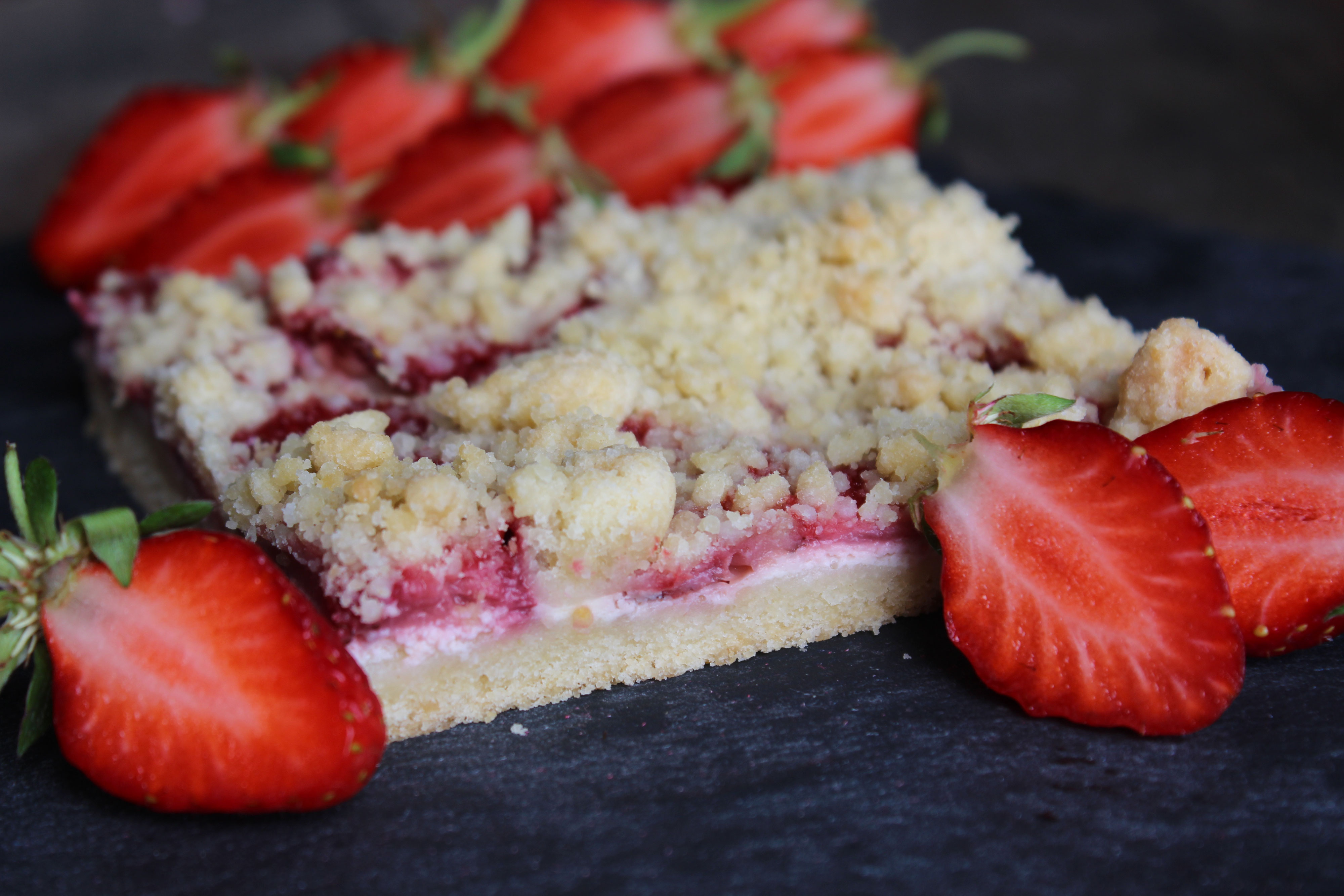 Erdbeer Streuselkuchen - Foodqueen Julia