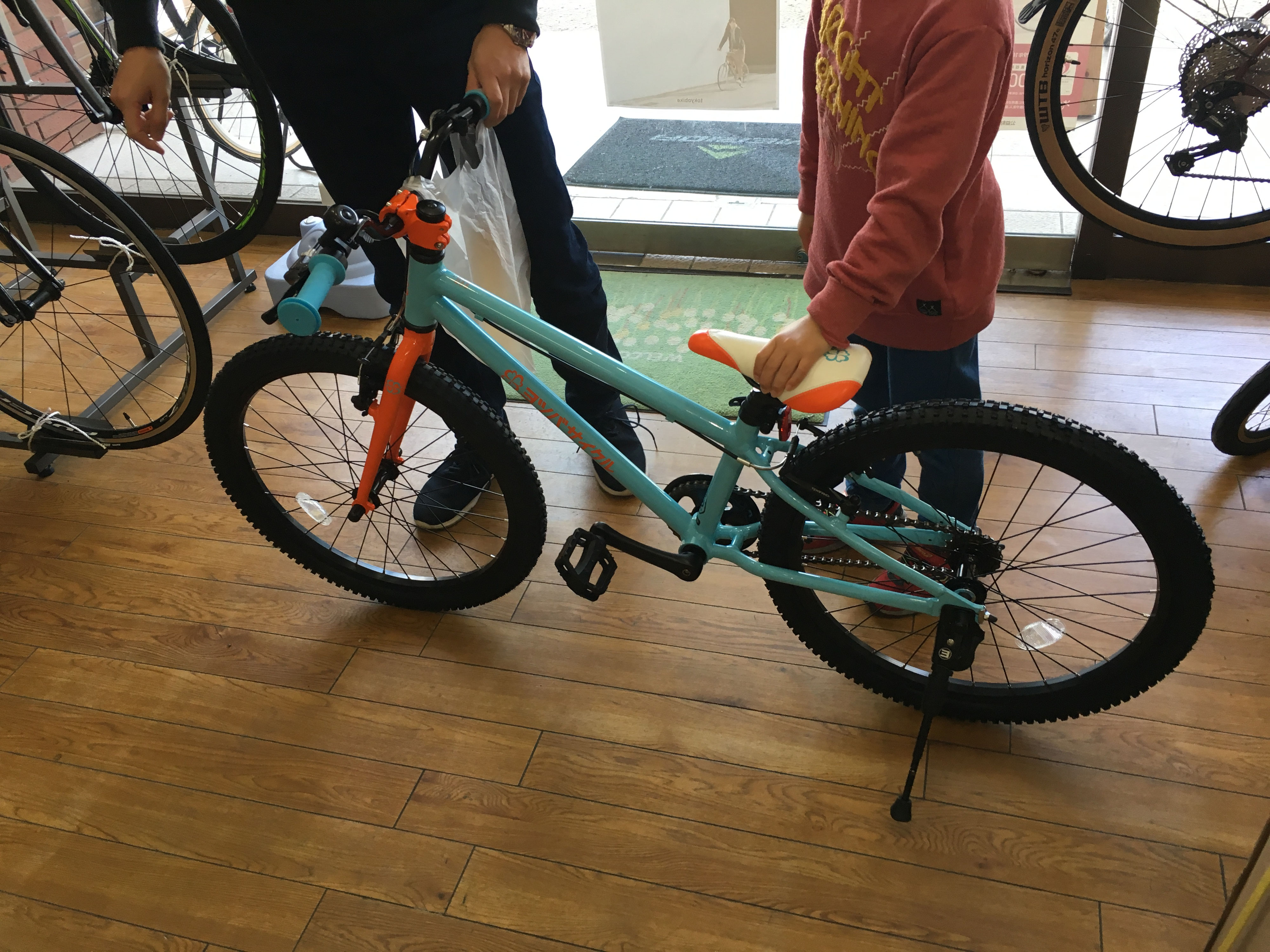 他のサイトでお話中 ヨツバサイクル 20インチ 自転車 男女どちらでも