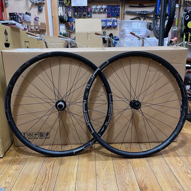700CカーボングラベルホイールセットG25 – ICANホイールジャパン