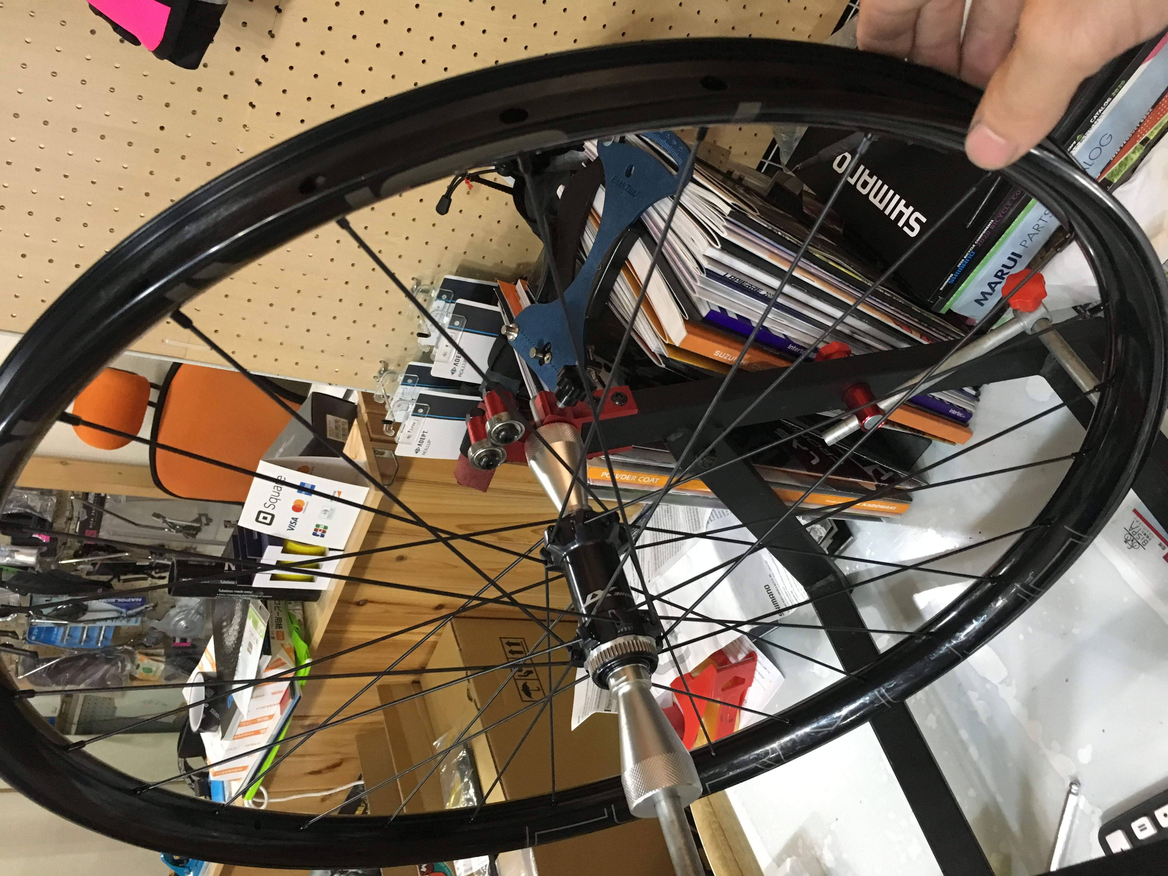 FORMOSA新型MTBアルミオフセットリムで手組みホイールを製作しま FORMOSA新型MTBアルミオフセットリムで手組みホイールを製作しま