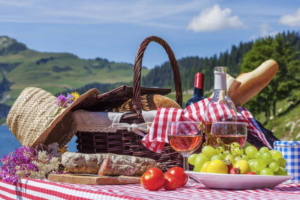 La Pasquetta means in Italy Easter Monday Picnic! amalfistyle
