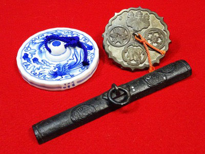 文鎮は定規を押さえる カササギが梅にのぼる 書道の小さい文鎮は定規を押しますM 文鎮は定規を押さえる カササギが梅にのぼる 書道の小さい文鎮は定規