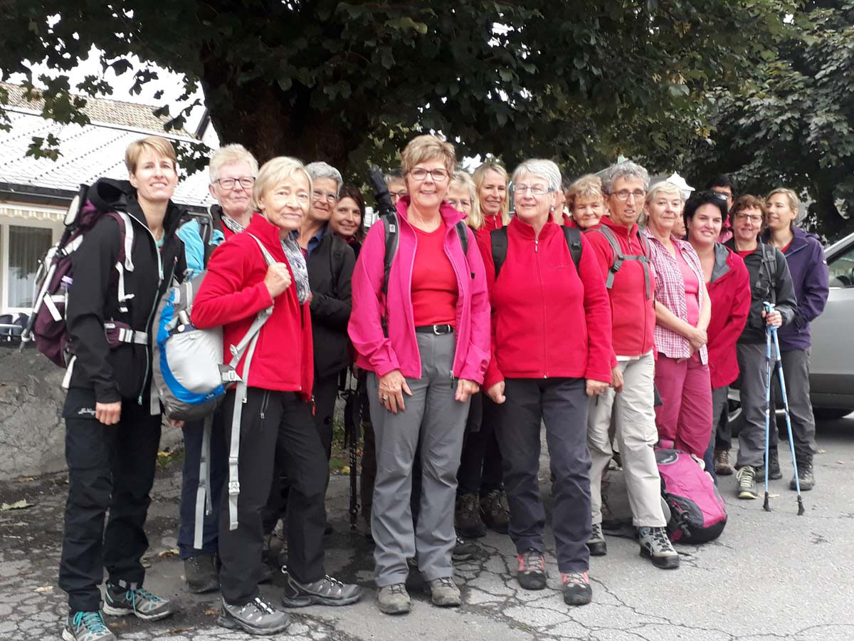 Frau weicht treffen aus
