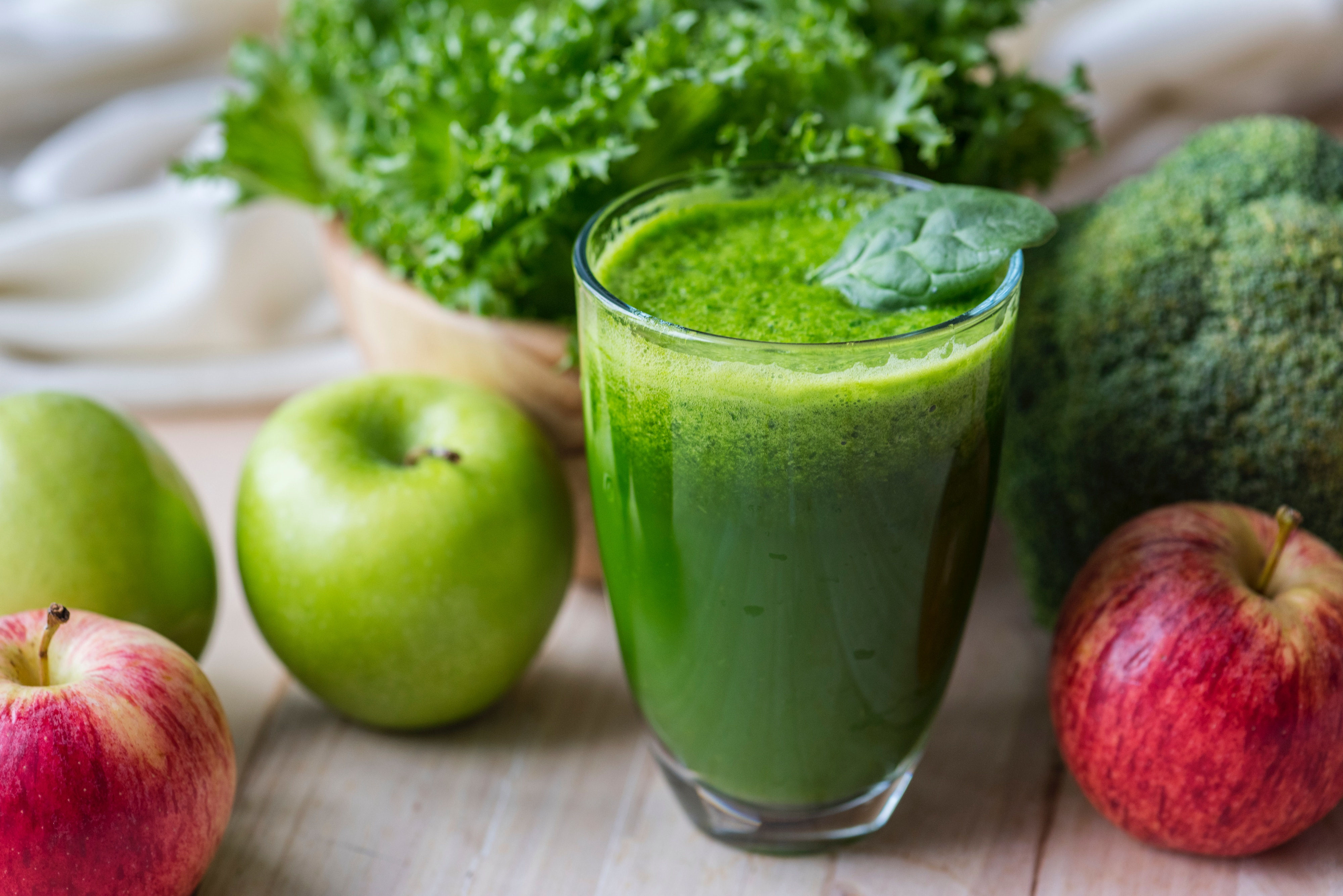The Amazing Benefits of Drinking Green Juice Everyday healthandwealthtips