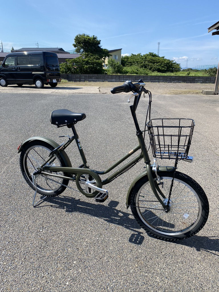 ブリヂストン　ベガス　カーキ