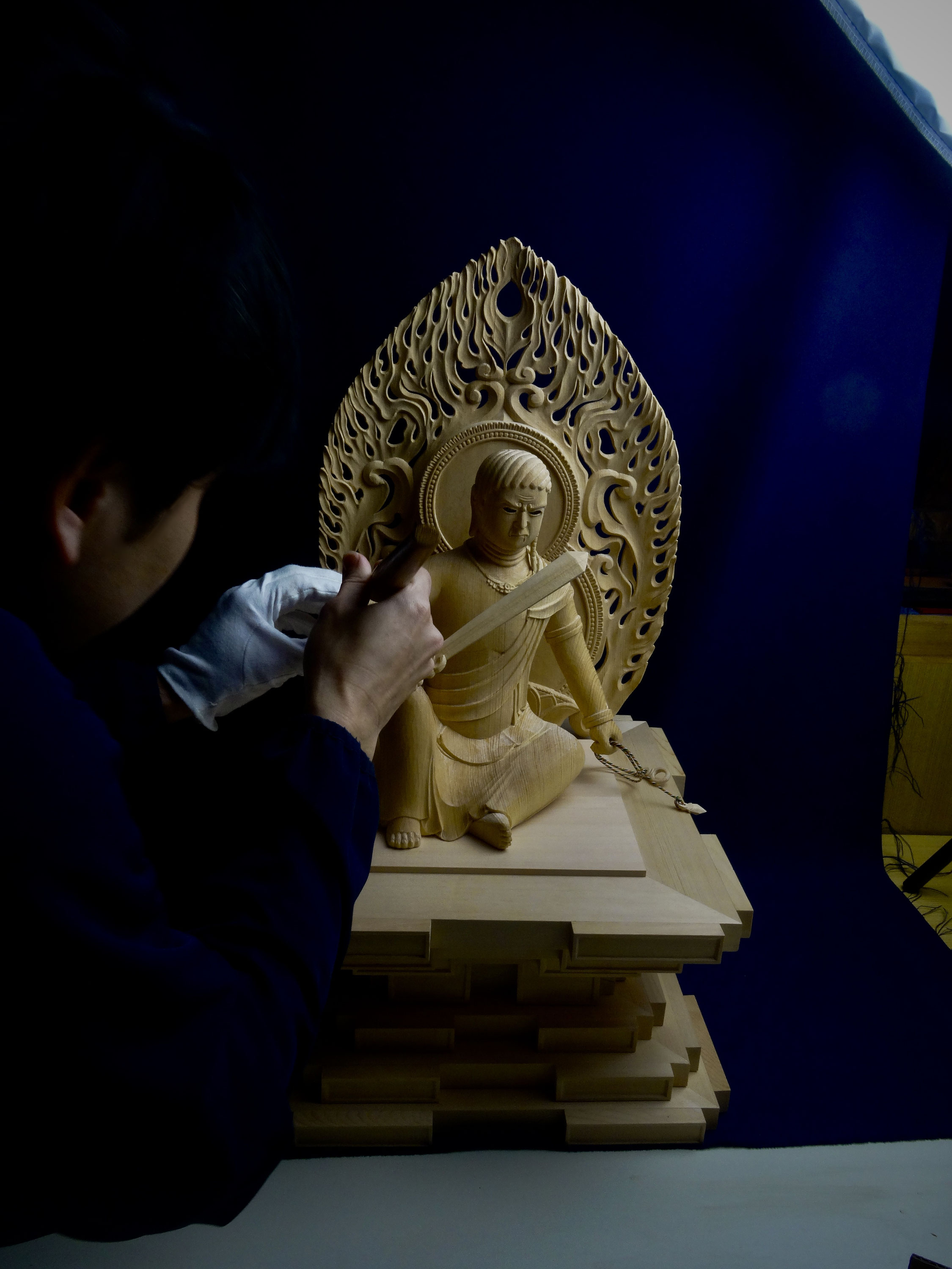 詳細不明 不動明王像 立像 高さ60cm 木製 仏像 仏教美術 オブジェ 置物 いじらしく