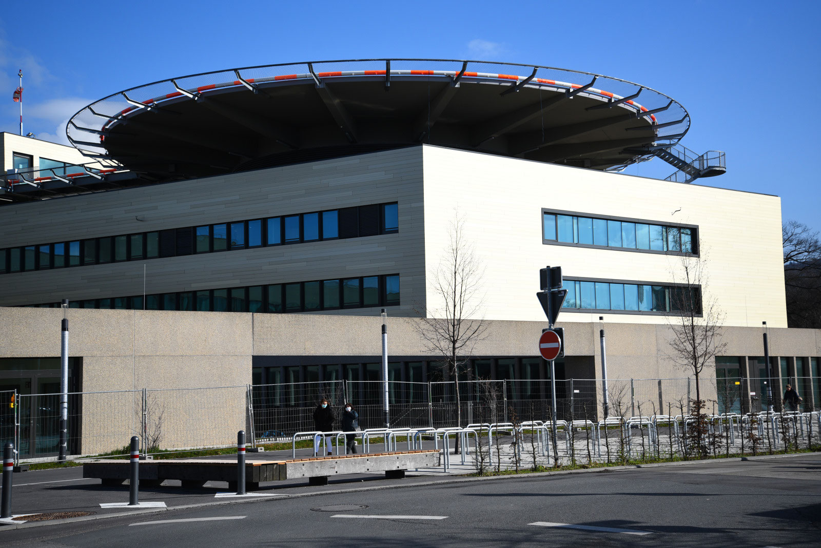 Heidelberg Universitätsklinikum übergibt Covid19Testungen an