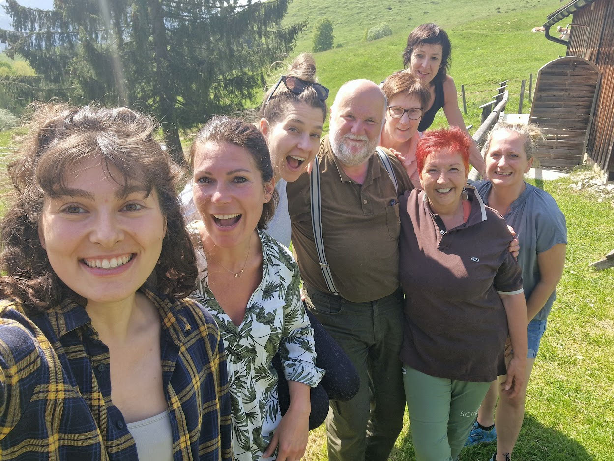 Viele helfende Hände ... - Anlaufalm!