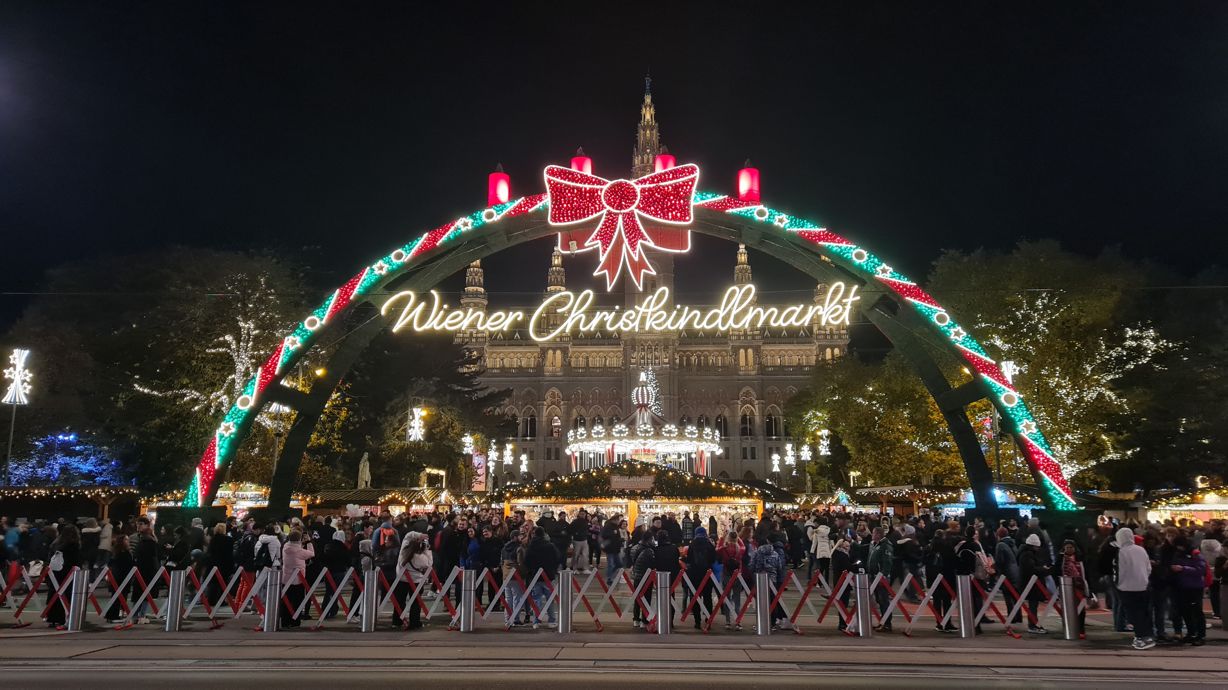 Der erste Weihnachtsmarkt in Europa hat BBGLIVE