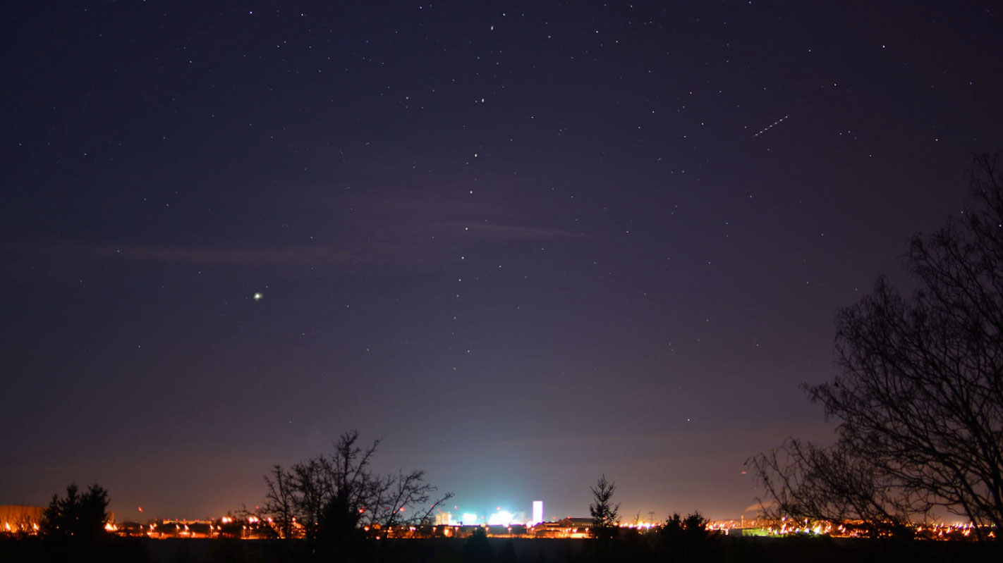 Spacex Satelliten Gleich Dreimal Am Sonntagabend Zu Sehen Bbglive