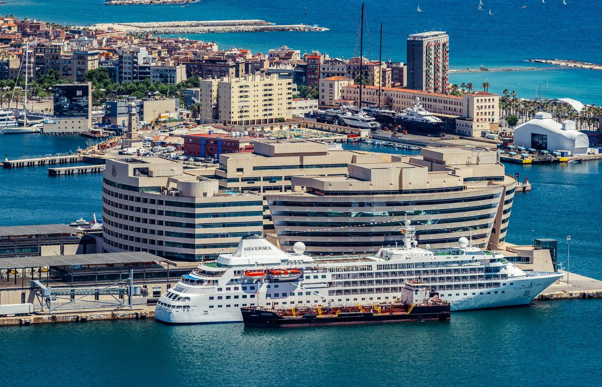 Main port. Main port