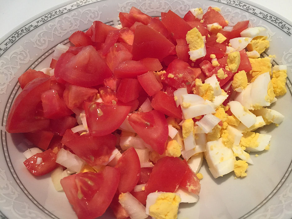 Tomaten - Eier - Salat - Food Blog Kochphilosophen