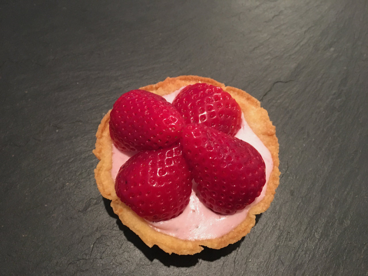 Erdbeertörtchen - Food Blog Kochphilosophen