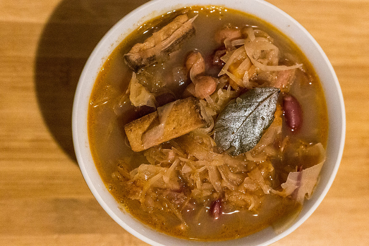 Bohnen Sauerkraut Eintopf mit Räuchertofu - Beans sauerkraut stew with ...