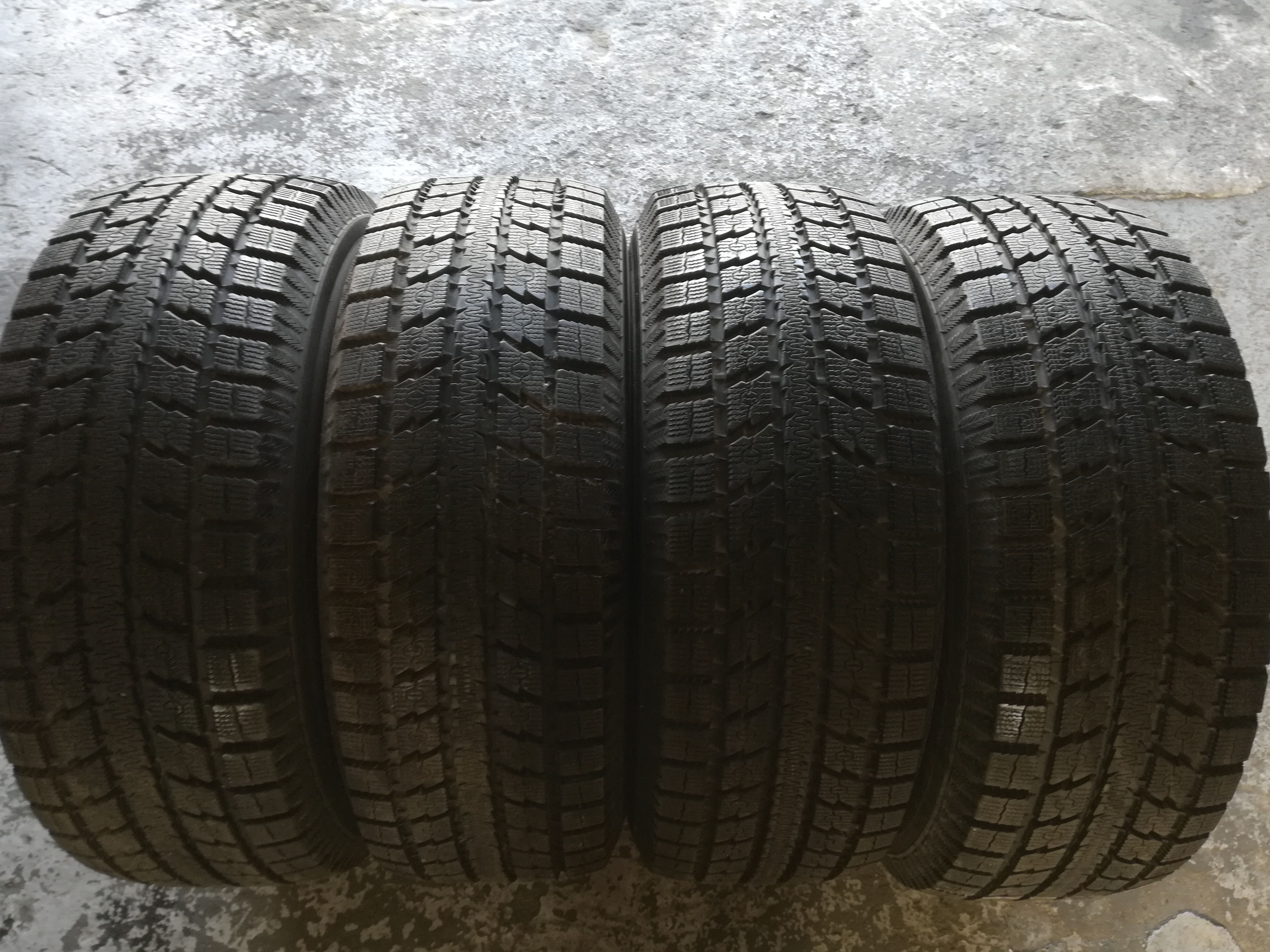 中古タイヤ在庫紹介☆TOYO スタッドレス 265/65R17☆バリ溝4本セット‼ - タイヤショップA