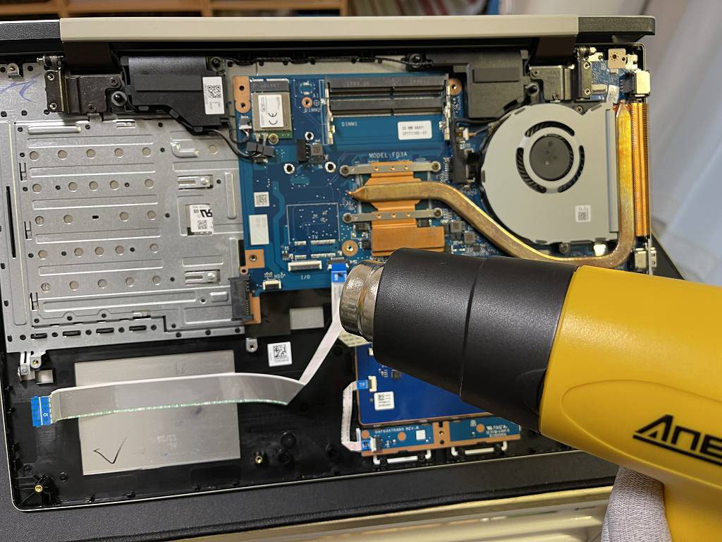 富士通ノートパソコン Fmvn90d2g にスープをこぼした 分解し内部清掃 乾燥を行いましたが直りませんでした パソコン サポートとき 土岐市 多治見市 瑞浪市のパソコン修理専門サービス 富士通ノートパソコン Fmvn90d2g にスープをこぼした 分解し内部清掃 乾燥を行いましたが直りませんでした パソコン サポートとき 土岐市 多治見市 瑞浪市のパソコン修理専門サービス