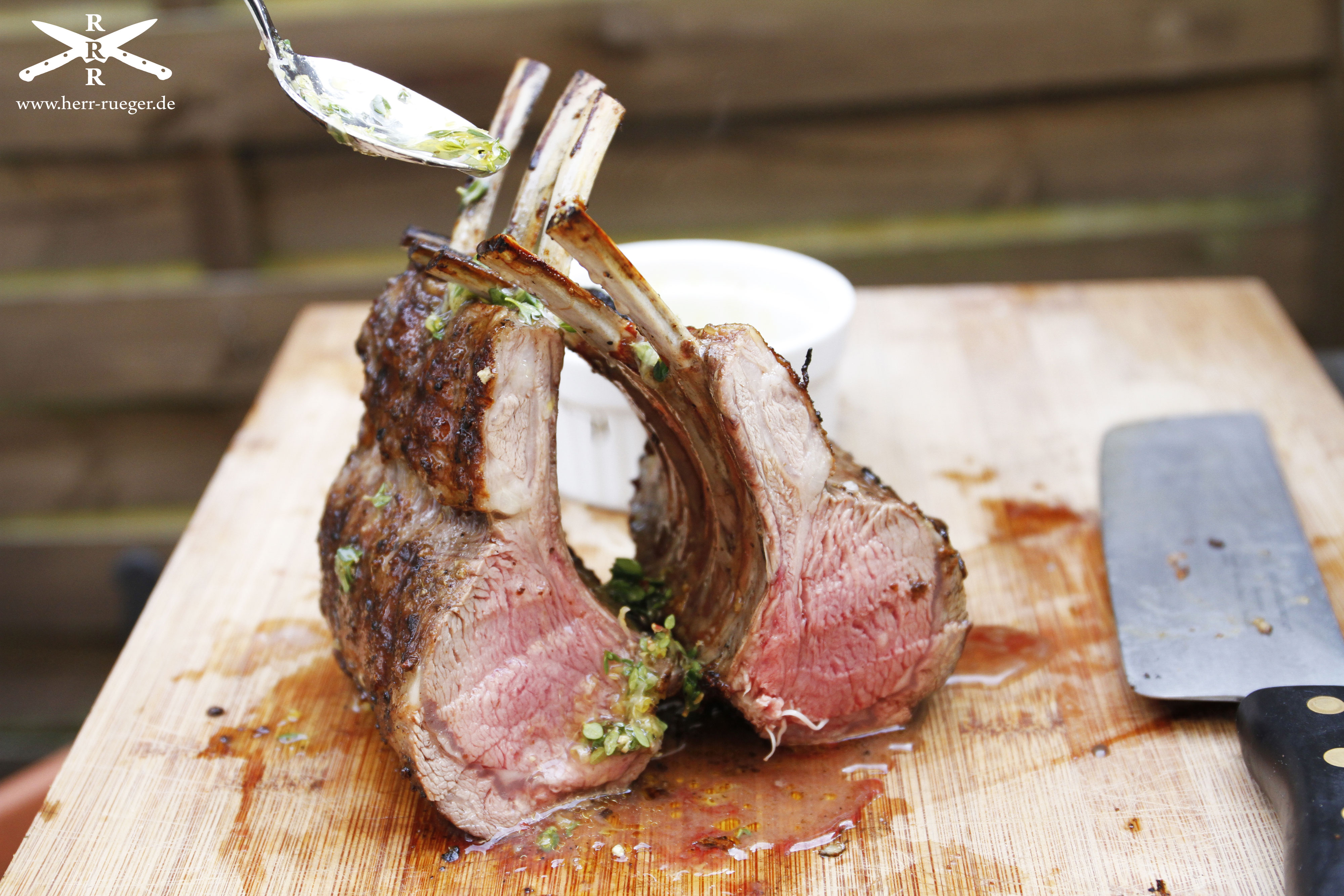 Jerusalamm: Lamm-Shawarma mit Hummus und Shakshuka. - Bei Herr Rüger