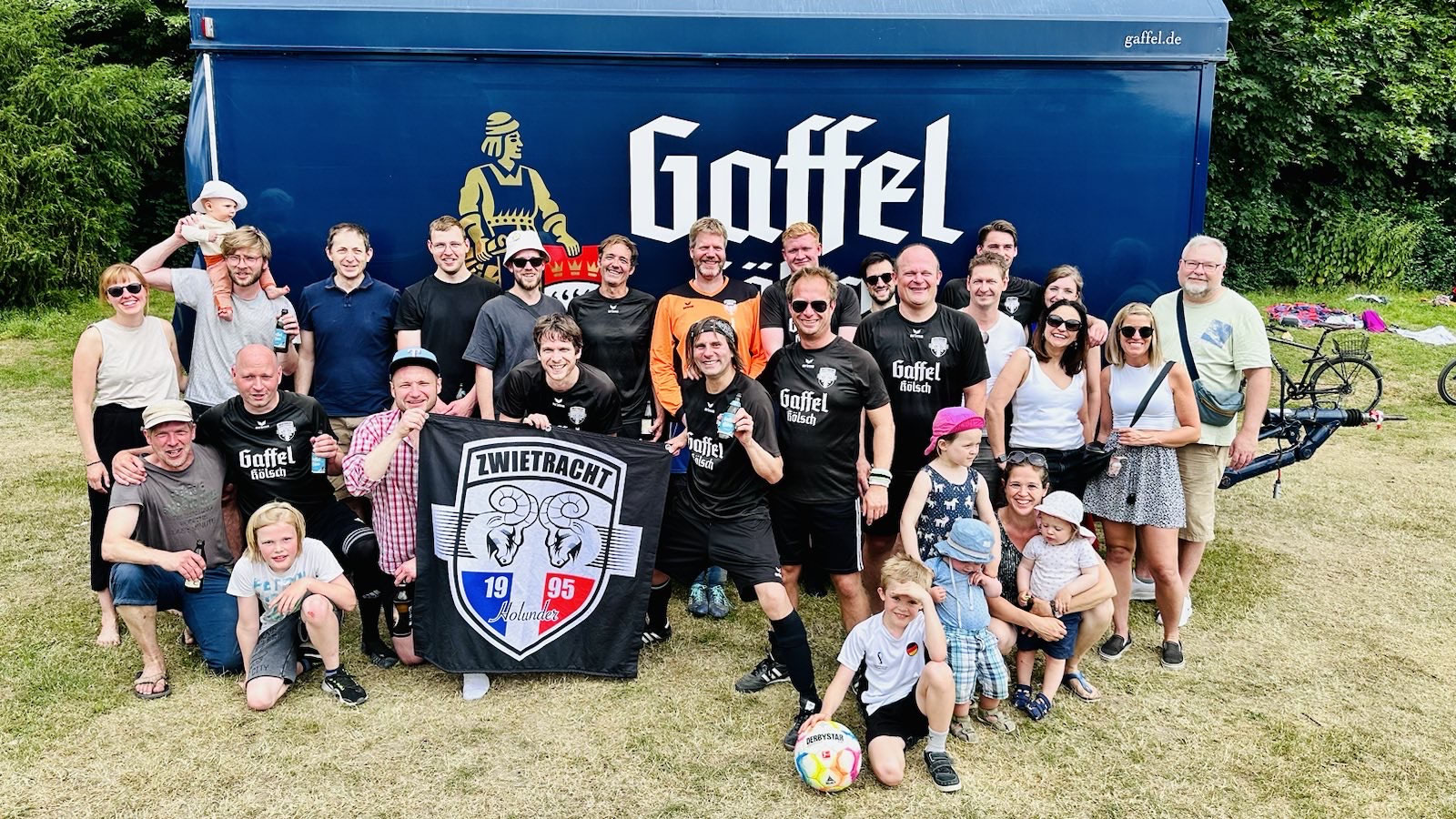 ZWIETRACHT HOLUNDER - OCH JECK FC 0:2 (0:1) - Zwietracht Holunder ZWIETRACHT HOLUNDER - OCH JECK FC 0:2 (0:1) - Zwietracht Holunder