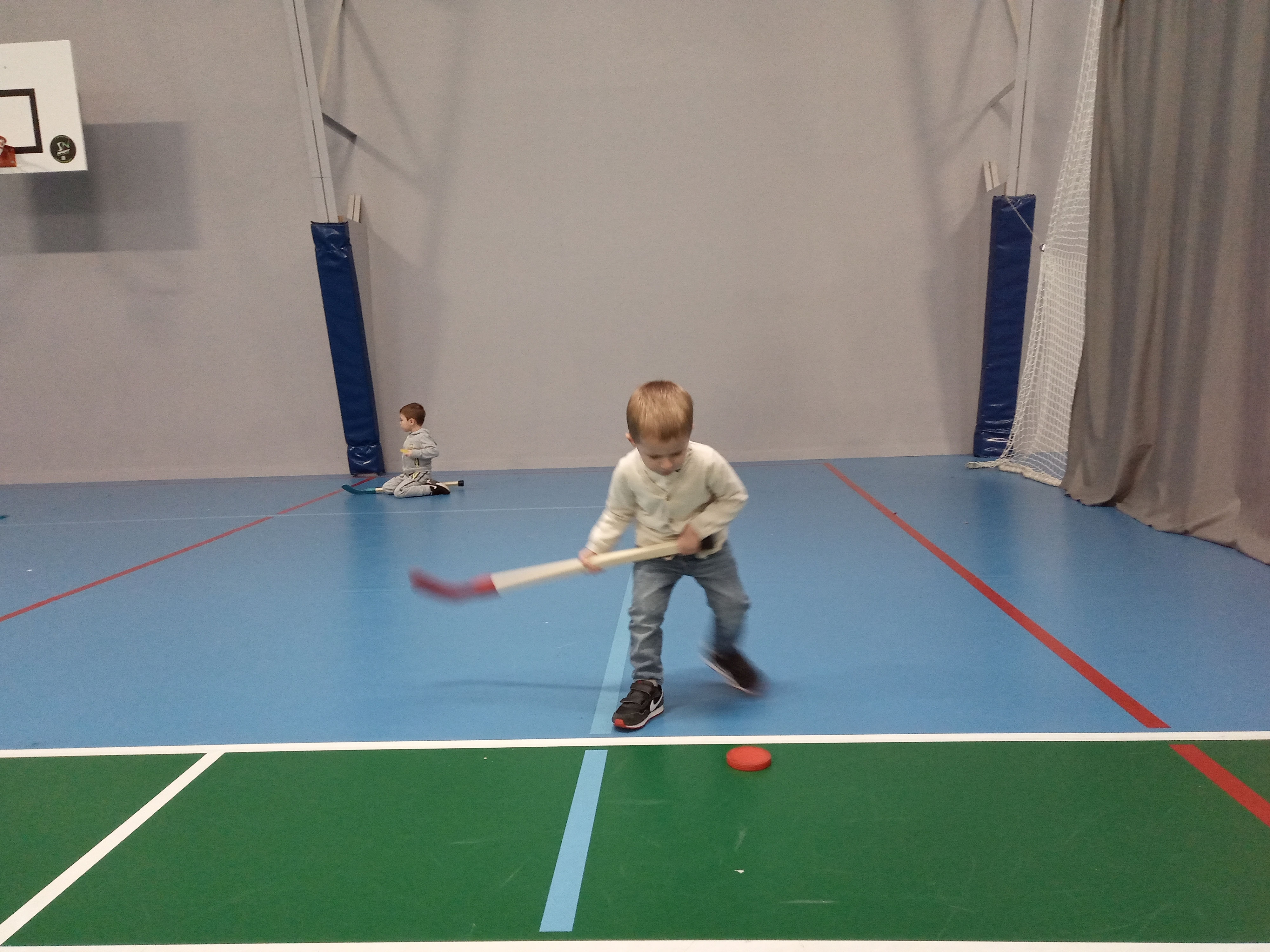 TPS/PS Initiation hockey et manipulation raquettes Site de l'école