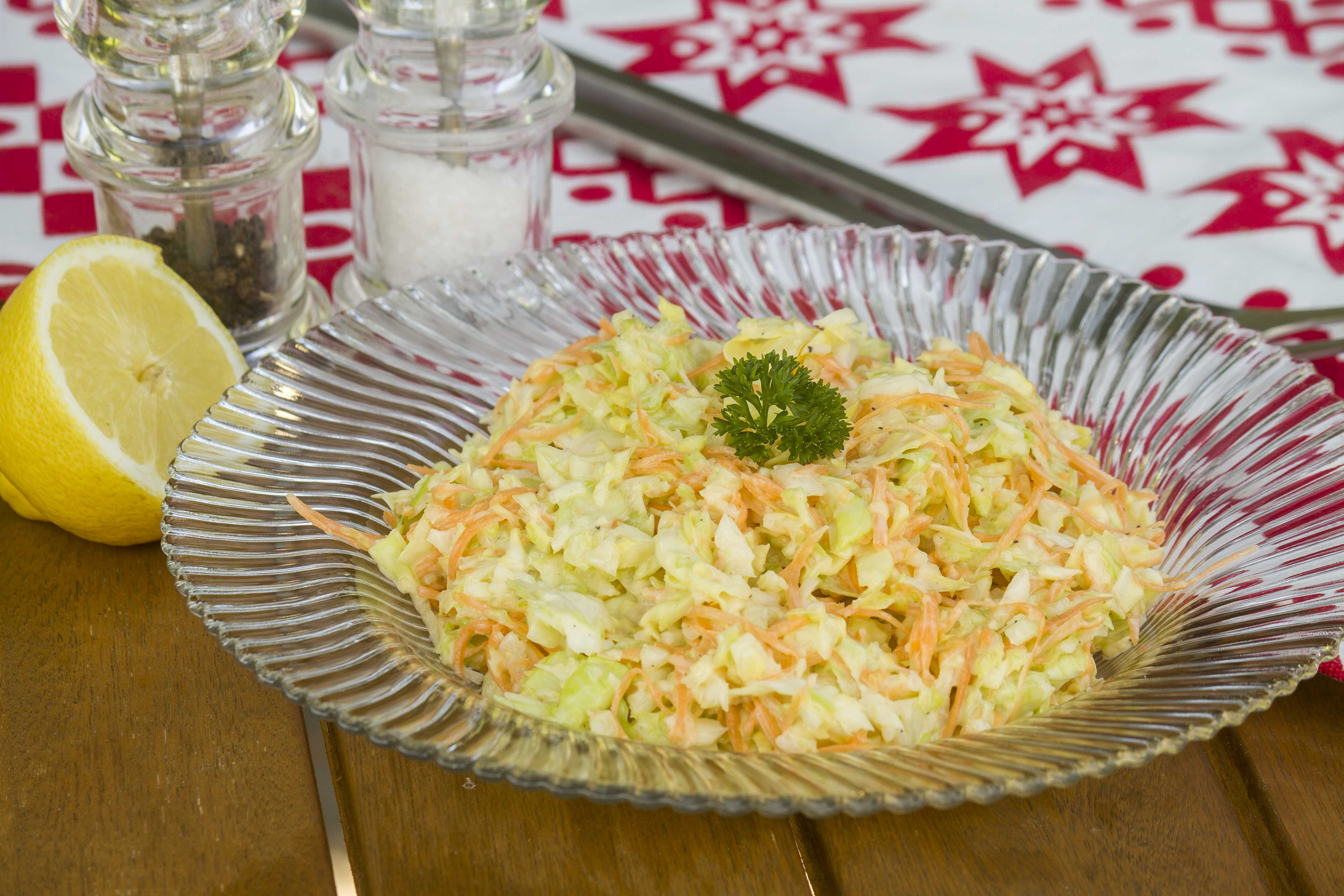 Coleslaw Original-Rezept (Amerikanischer Krautsalat) - Bake it easy