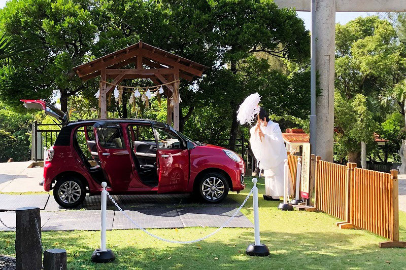 沖縄の自動車交通安全祈願 車のお祓い はどこでする 沖縄県護国神社での 車祓い 初穂料や祈祷料の平均などをまとめてみた 沖縄くるまーい