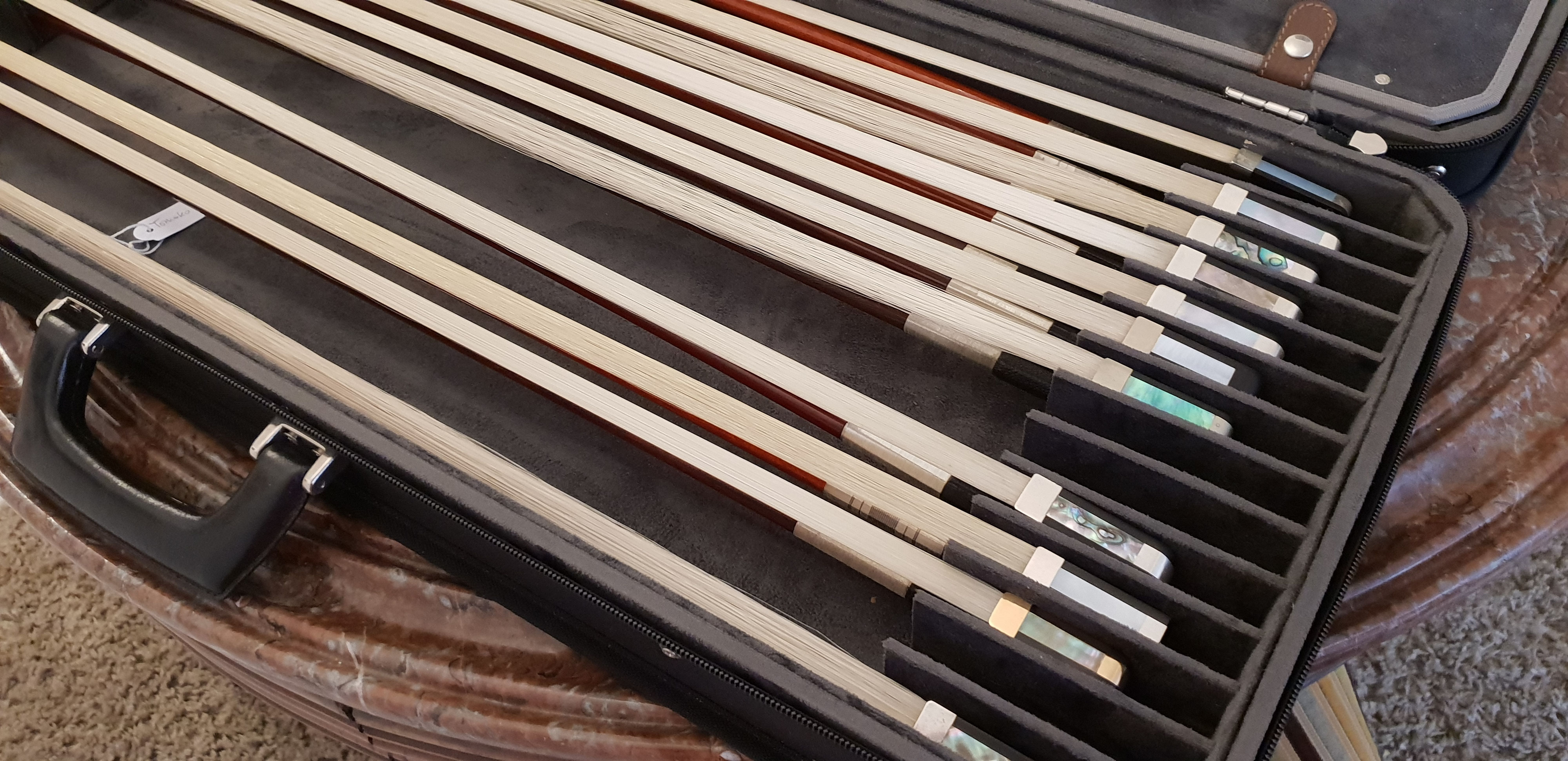 100万円以下のフレンチ弓が欲しいんです。 - セレナバイオリン