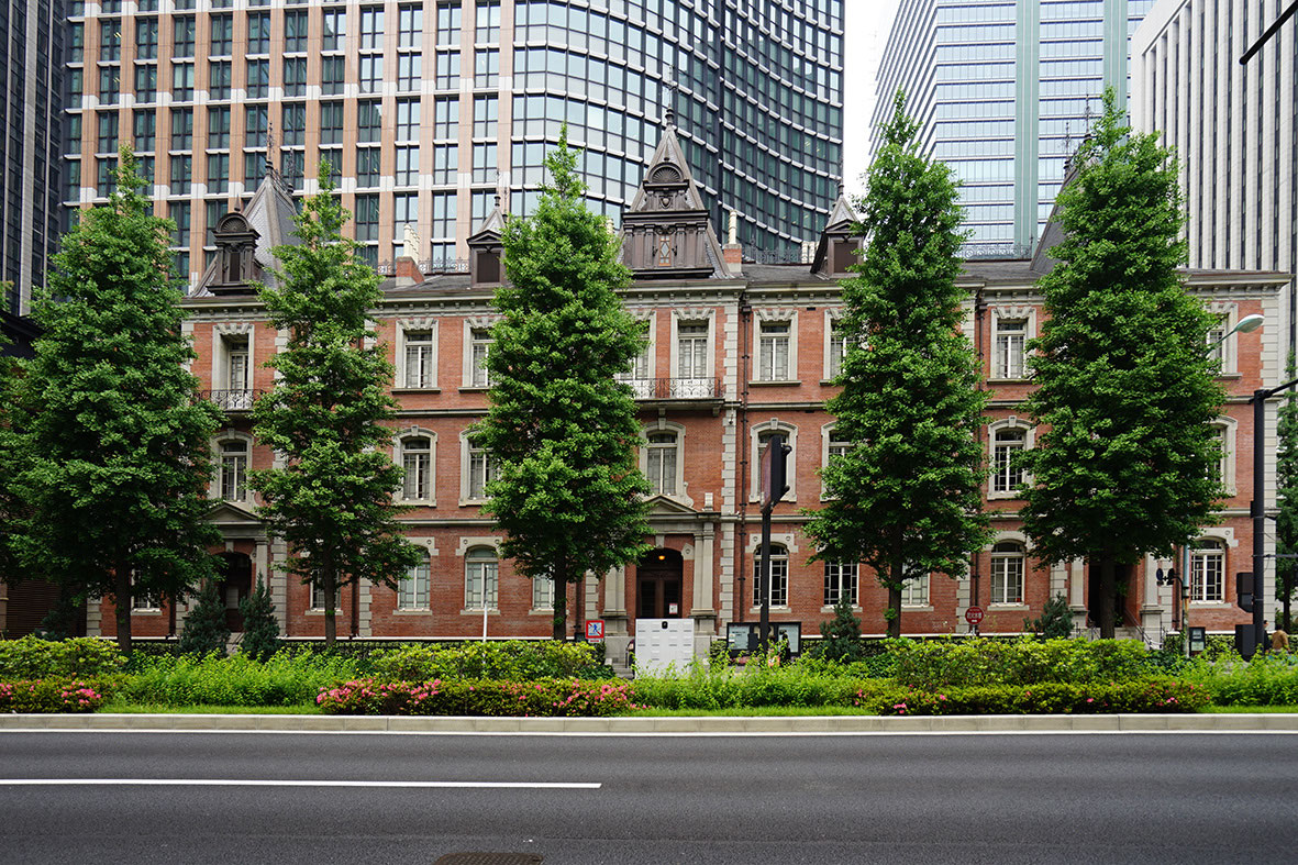 丸の内の建築 保存と再生の物語 東京建築散歩