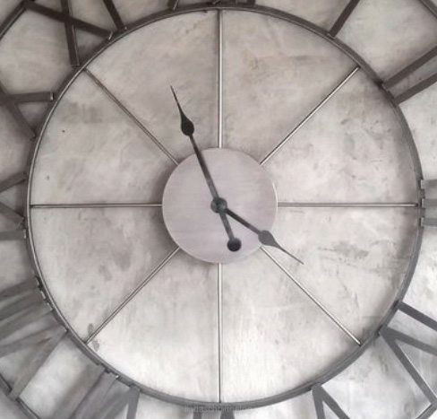 grote wandklok stoere klokken voor de woonkamer lindaschrijfthetop nl