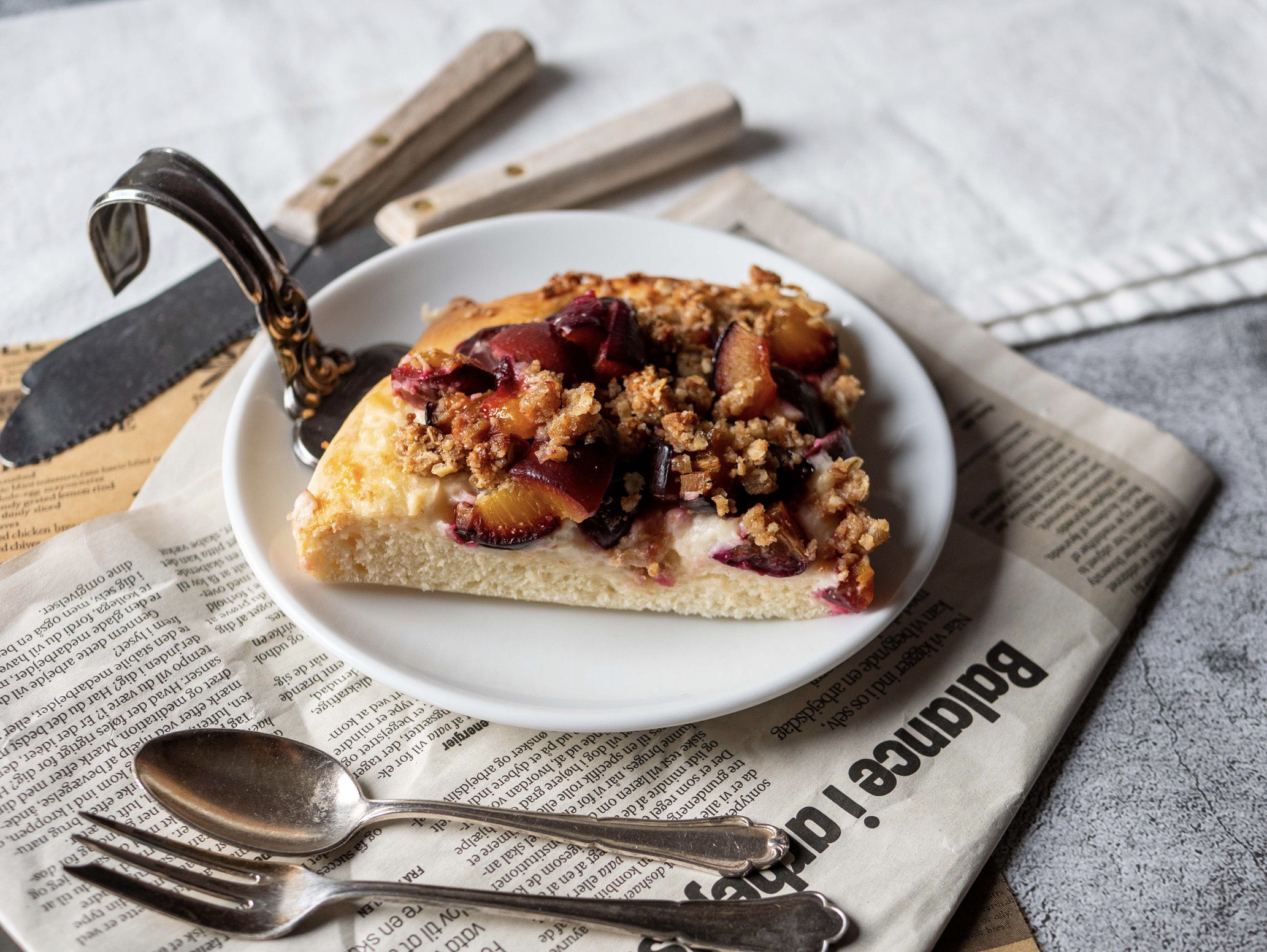 Pflaumenkuchen mit Pudding und Zimt-Hafer-Vollkornstreuseln - Mutter ...