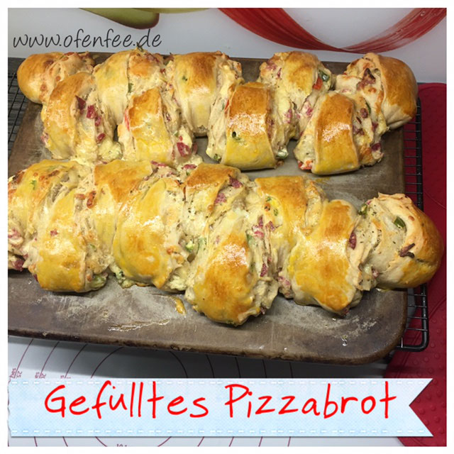 Gefülltes Pizzabrot gebacken auf dem Zauberstein von Pampered Chef ...