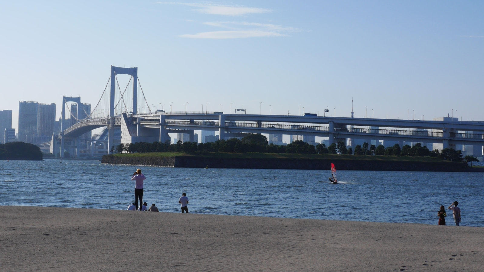 レインボーブリッジを歩く おぢ散歩 気泡緩衝材エアセルマットの株式会社和泉の 和泉 Sブログ