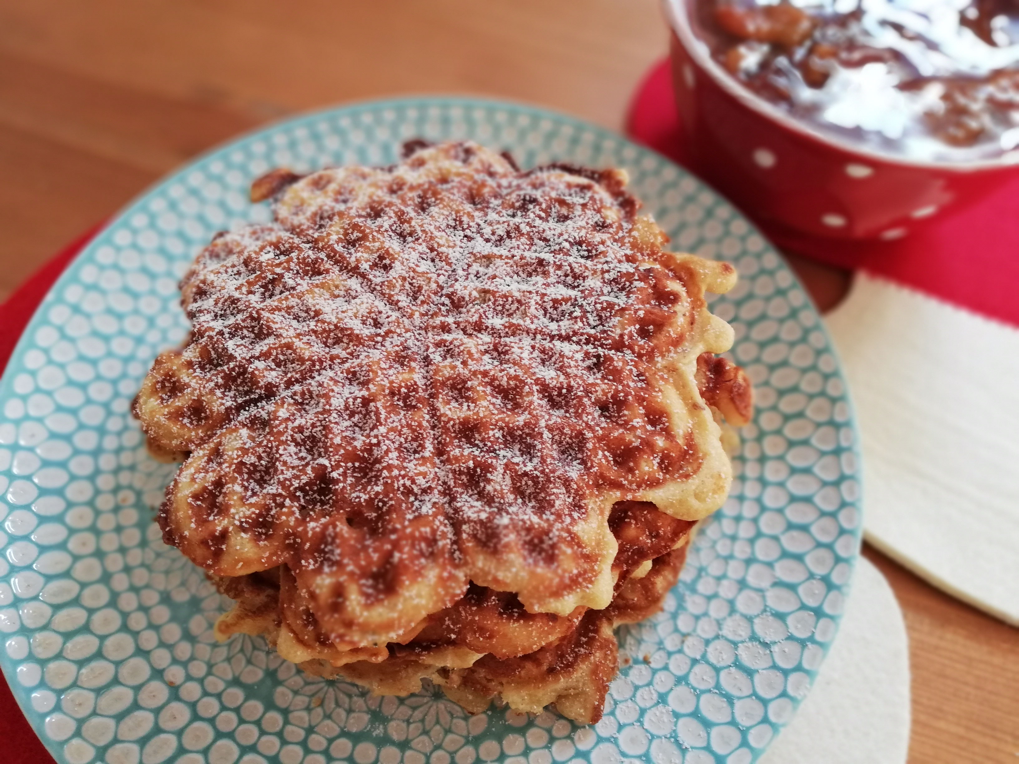 Apfel-Krokant-Waffeln - LelaLecker die Küchenfee aus Hohenlohe Apfel-Krokant-Waffeln - LelaLecker die Küchenfee aus Hohenlohe