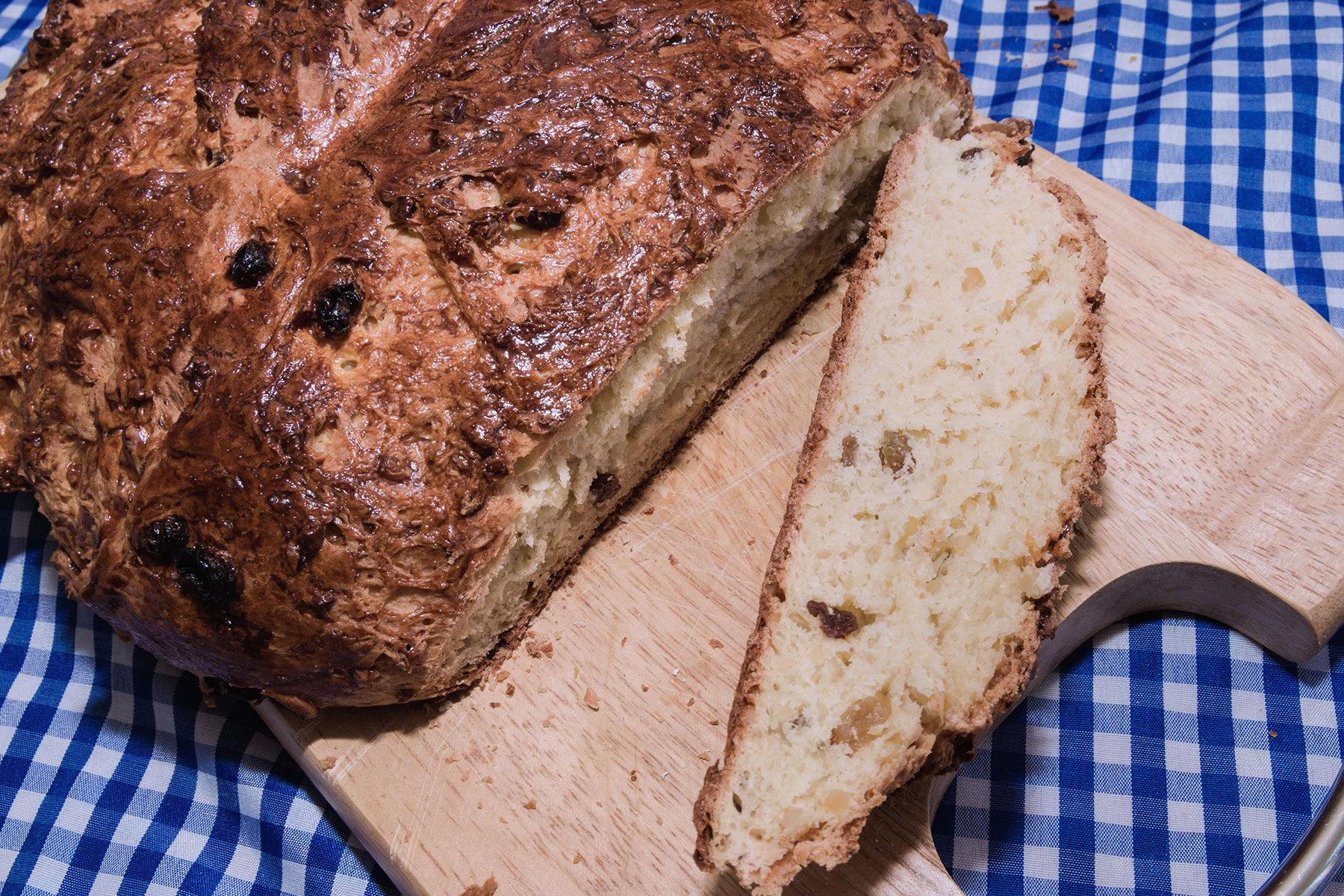 Osterbrot mit Quark