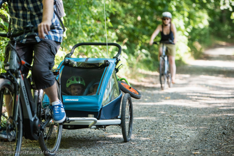 diy fahrrad mitnahme schiene am croozer kinderanhänger