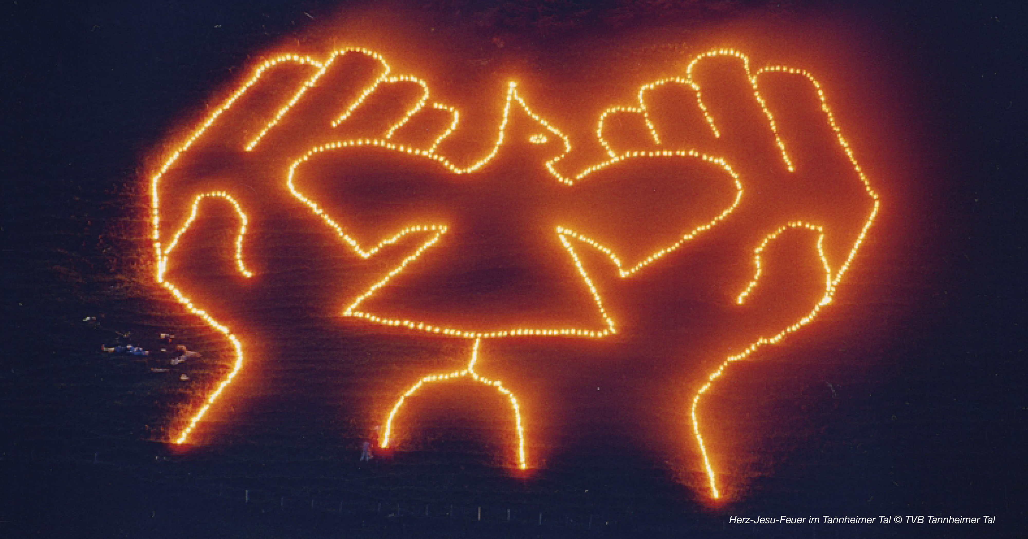 Herz Jesu Feuer 2022 Alpenjuwele Brauchtum Covid19