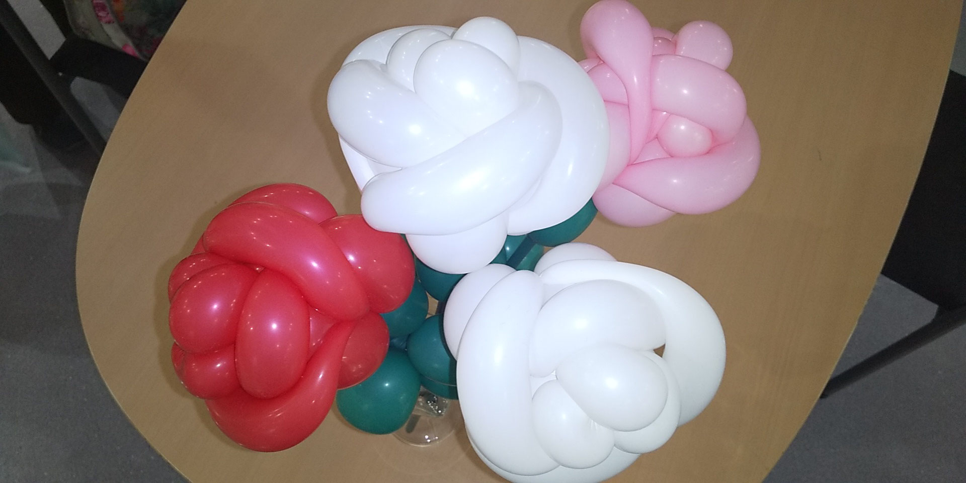21年5月7日 金 ハッピーバルーン倶楽部作品 東本郷地域ケアプラザ 21年5月7日 金 ハッピーバルーン倶楽部作品 東本郷地域ケアプラザ