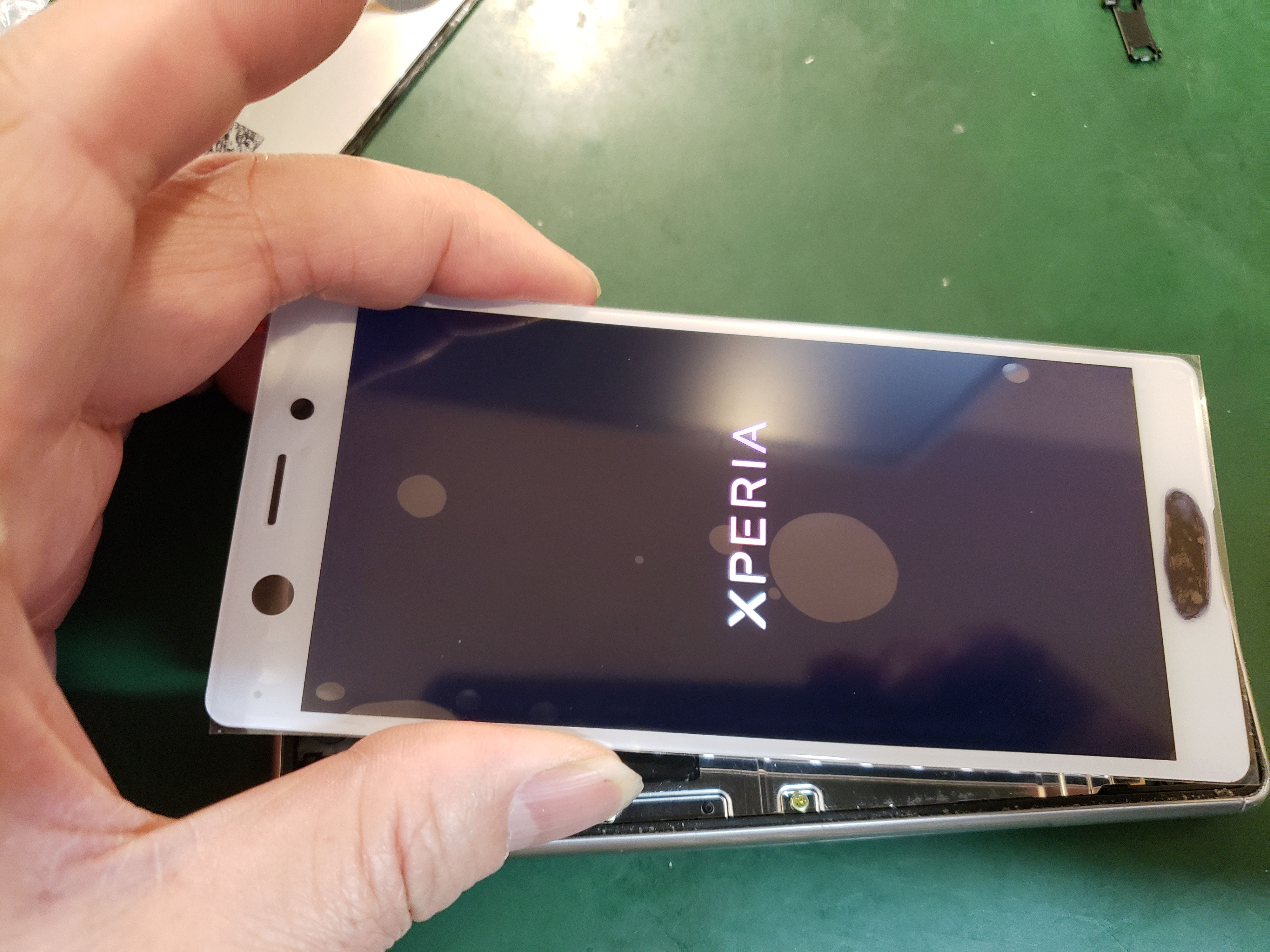 Sony Xperia Ace画面修理方法 カバーガレージ恵比寿