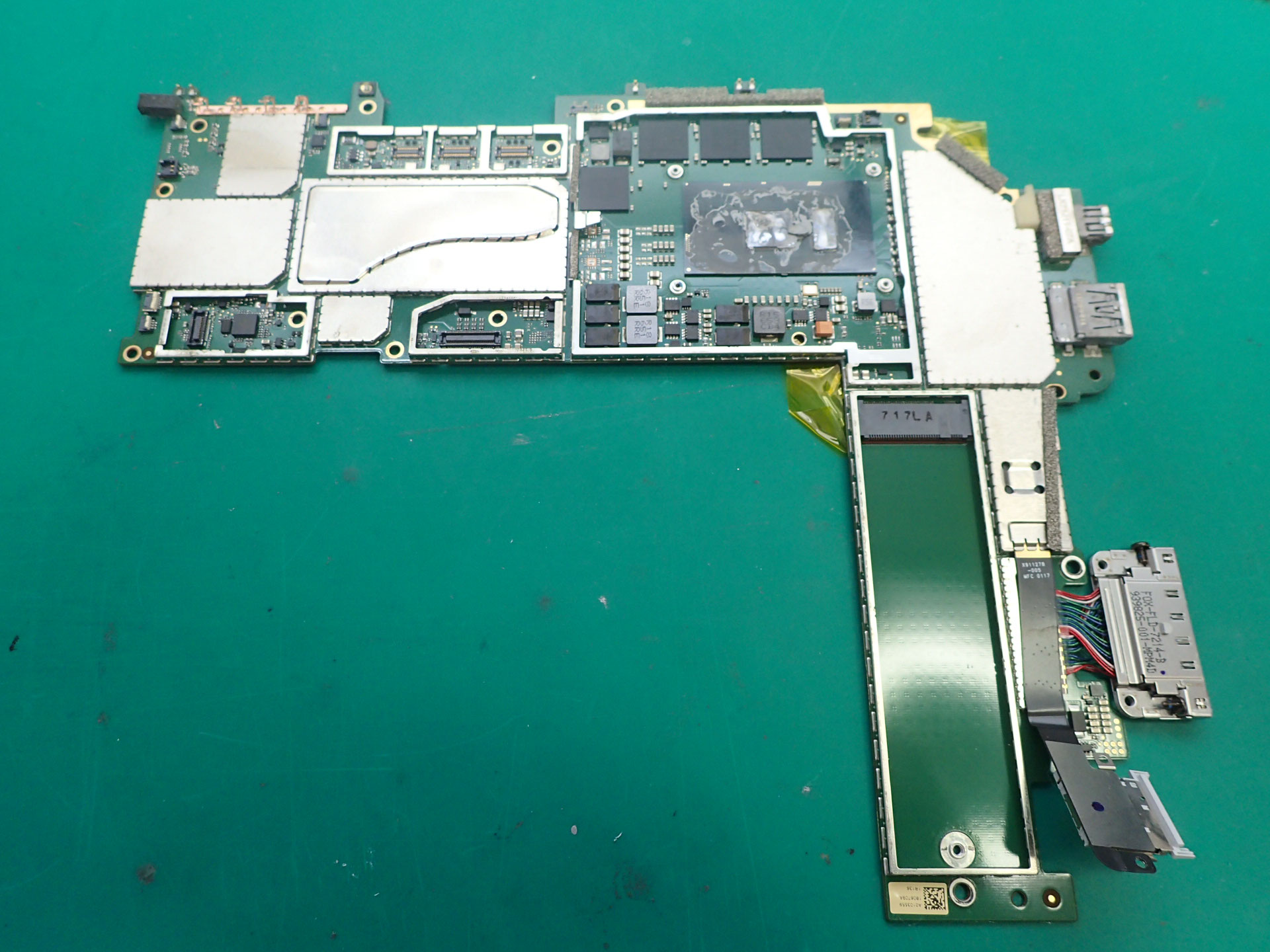 Surface充電できない カバーガレージ恵比寿