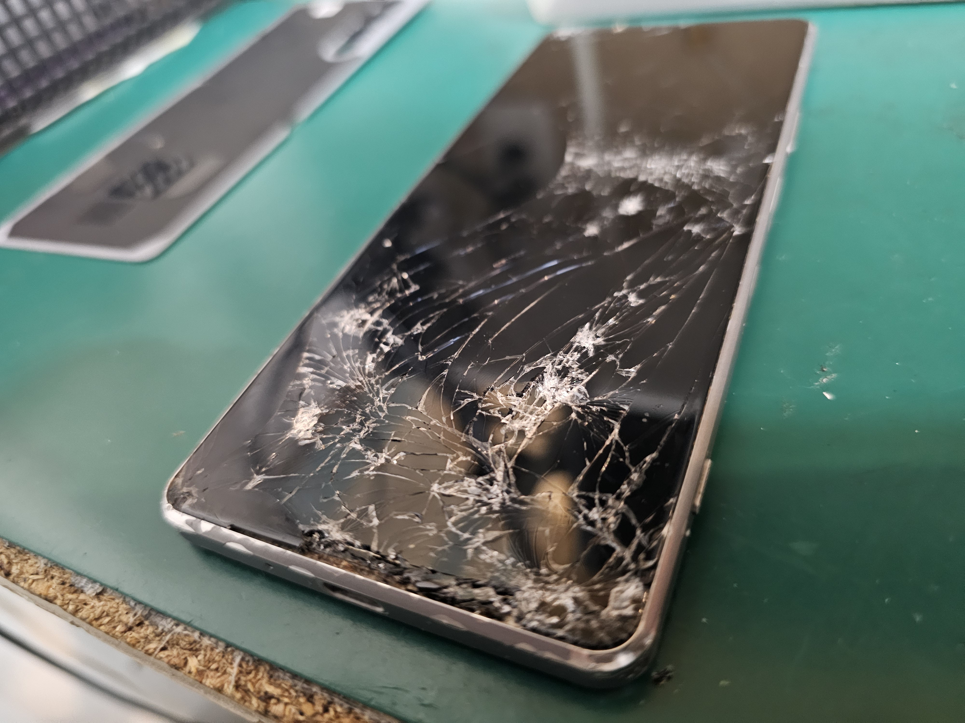 SONY Xperia 1 Ⅳディスプレイ（画面）修理方法 - カバー