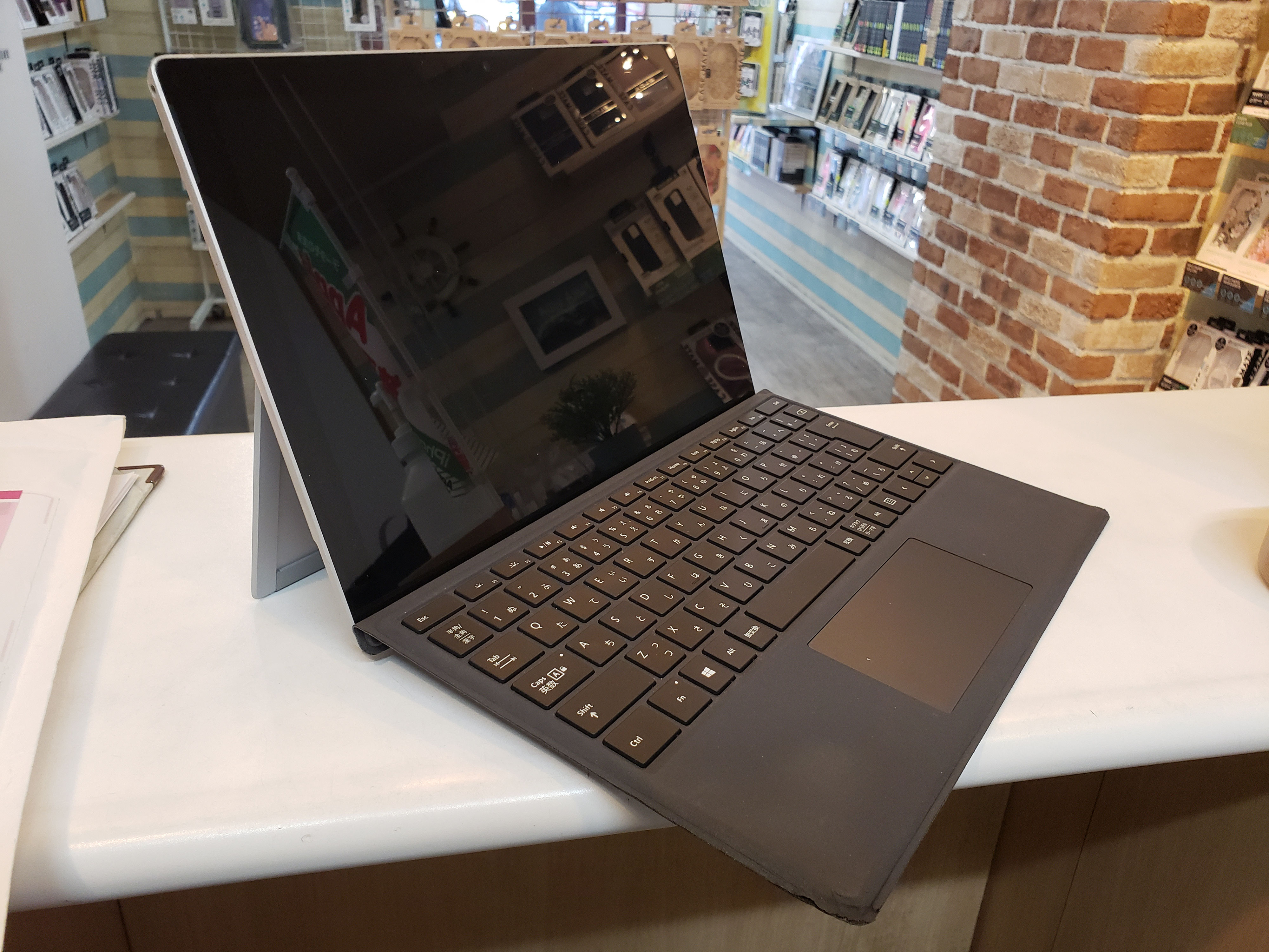Surface バッテリー交換時期目安と費用比較に作業時間の紹介