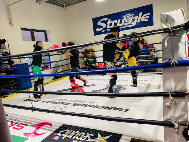 ジムのリングマットが キックボクシングジムストラッグル鈴木秀明 東京 押上 錦糸町