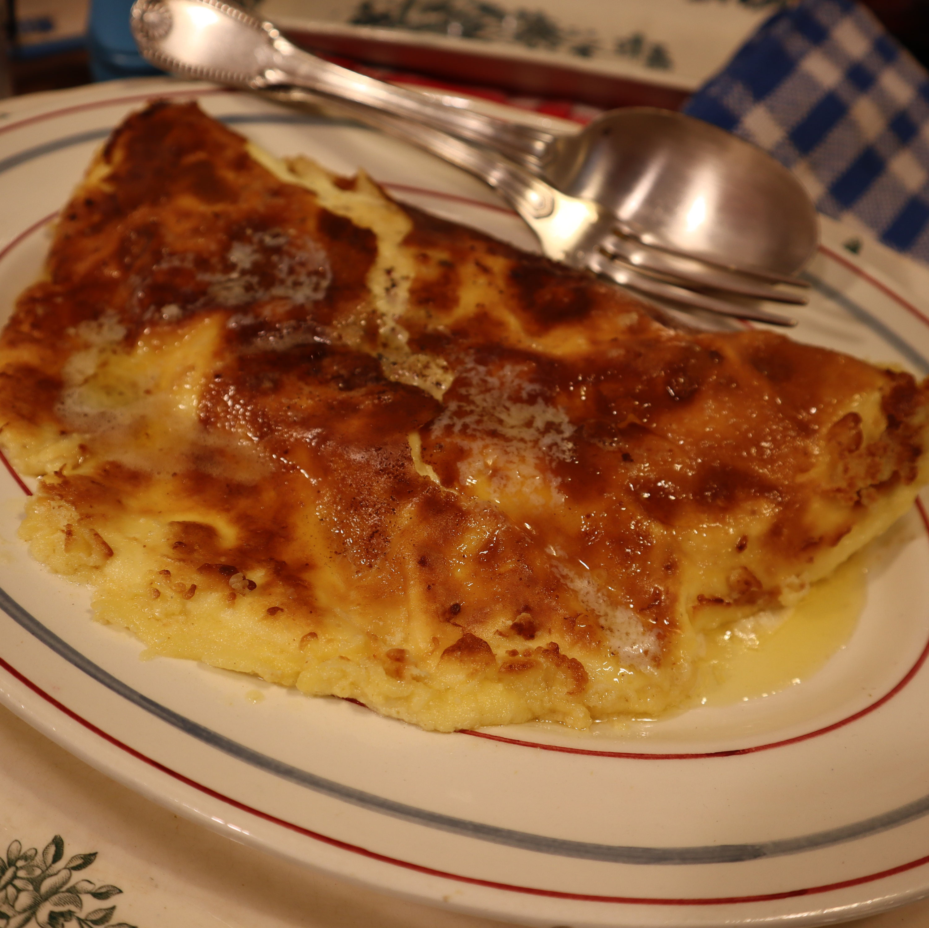 L'OMELETTE DE LA MÈRE POULARD du MontSaintMichel, parfaite ! Canal Gourmandises Paris L'OMELETTE DE LA MÈRE POULARD du MontSaintMichel, parfaite ! Canal Gourmandises Paris