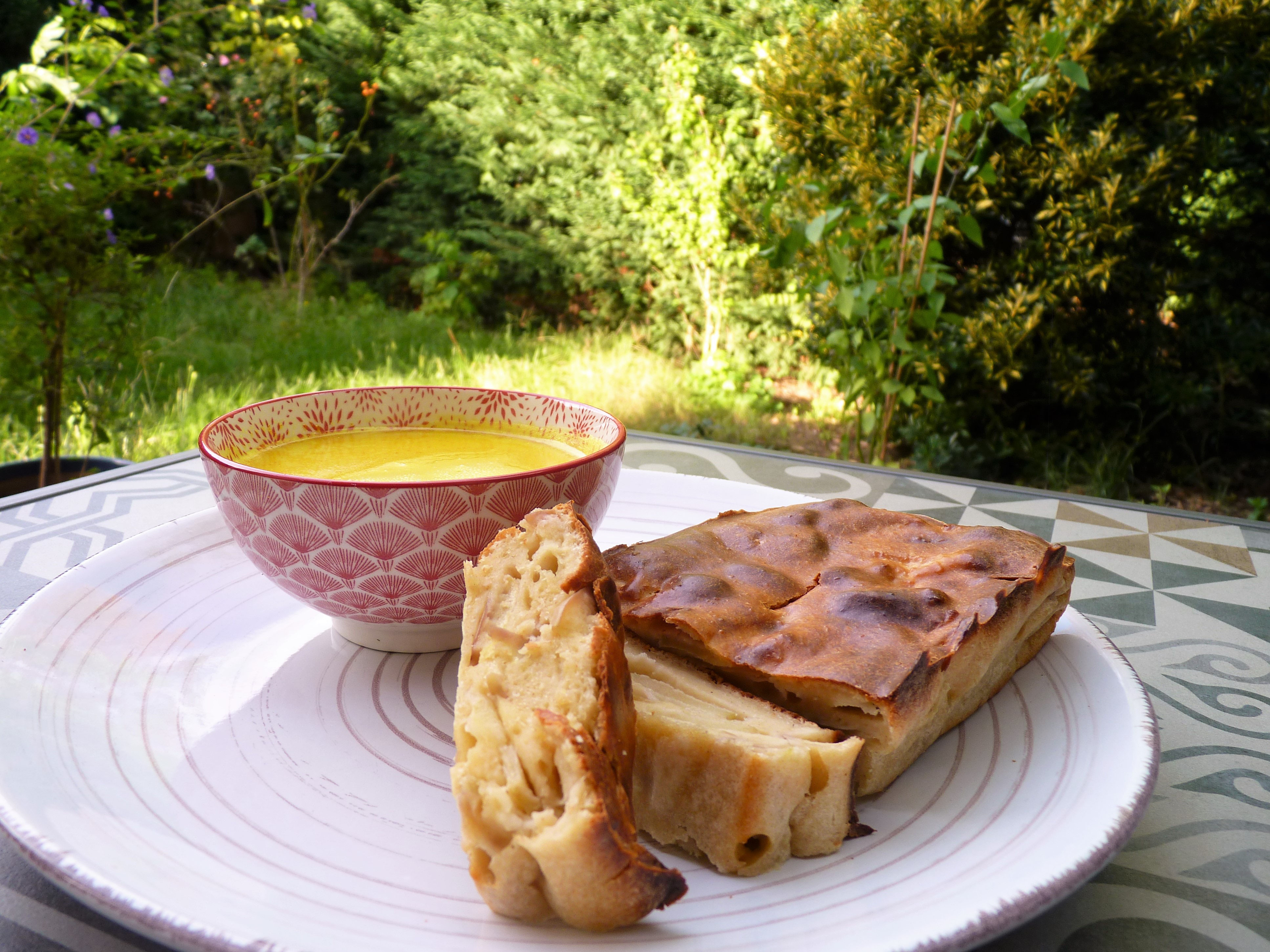 Boisson Au Curcuma Et Gateau Automnal Ateliers Essentia Boisson Au Curcuma Et Gateau Automnal Ateliers Essentia