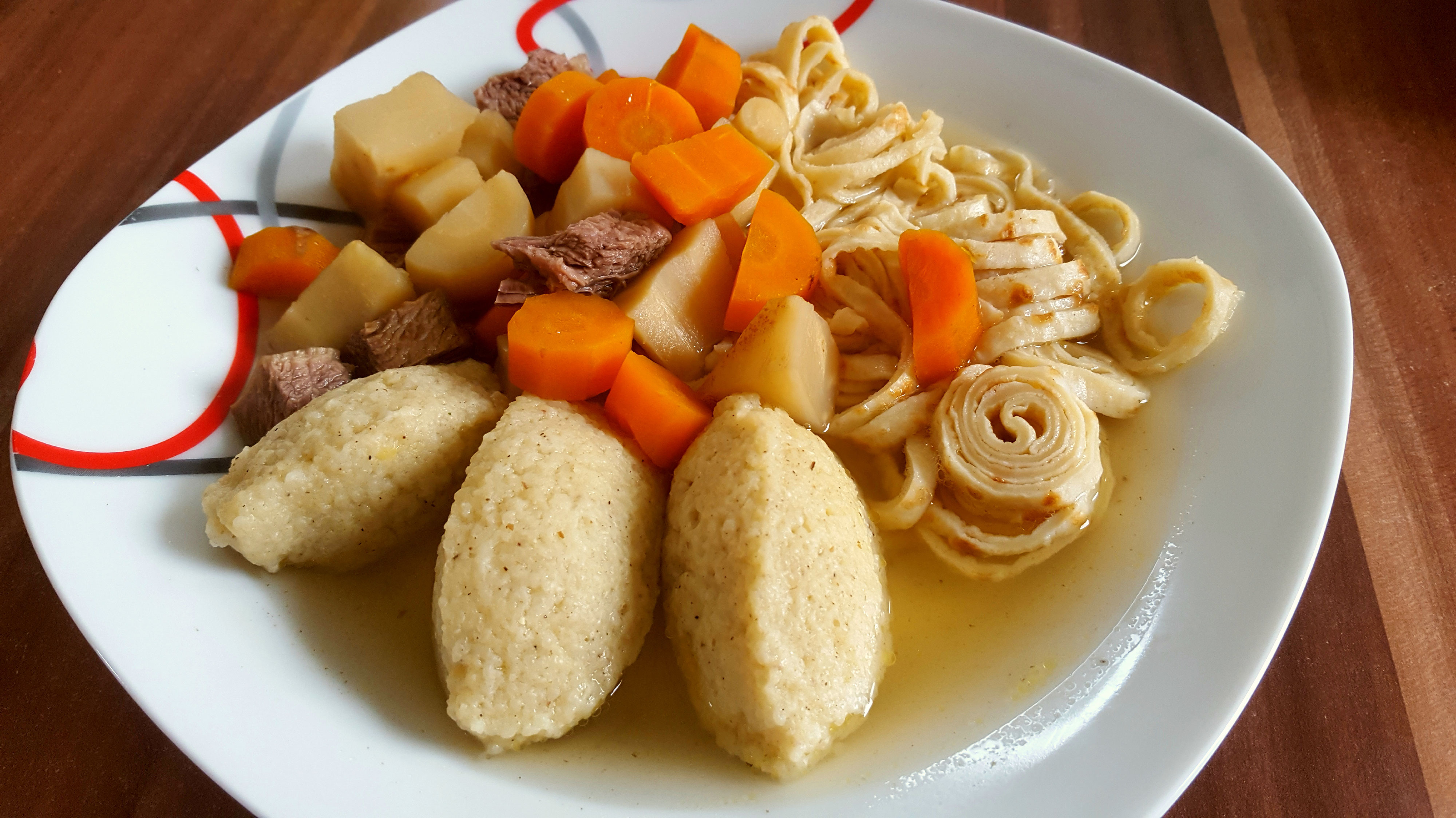 Rindsuppe | Frittaten | Griesnockerl - Kochen Blog Michaela Schatzl ...