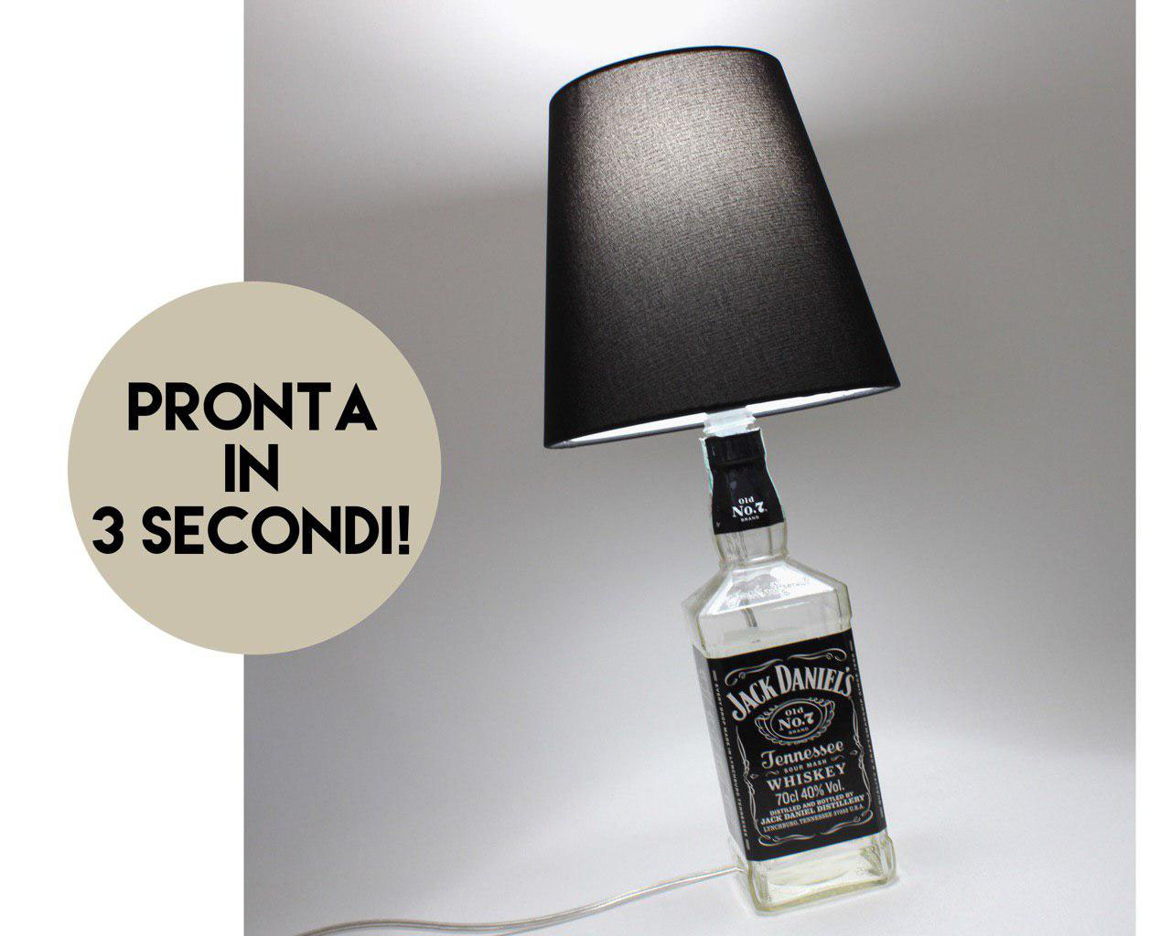 Come fare una lampada con una bottiglia di Jack Daniel's ...