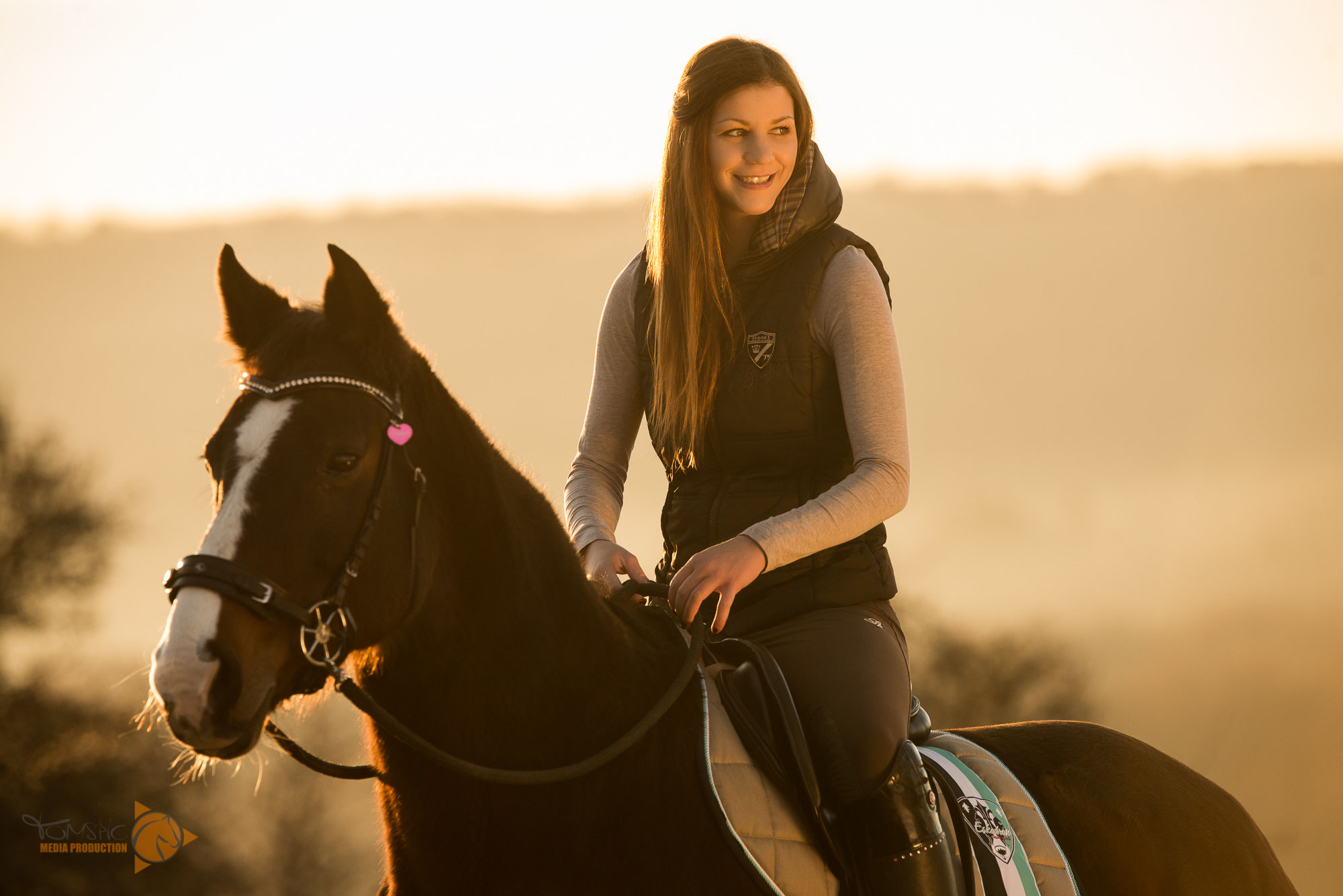 PIA UND IHR HERZENSPFERD TOMsPiC